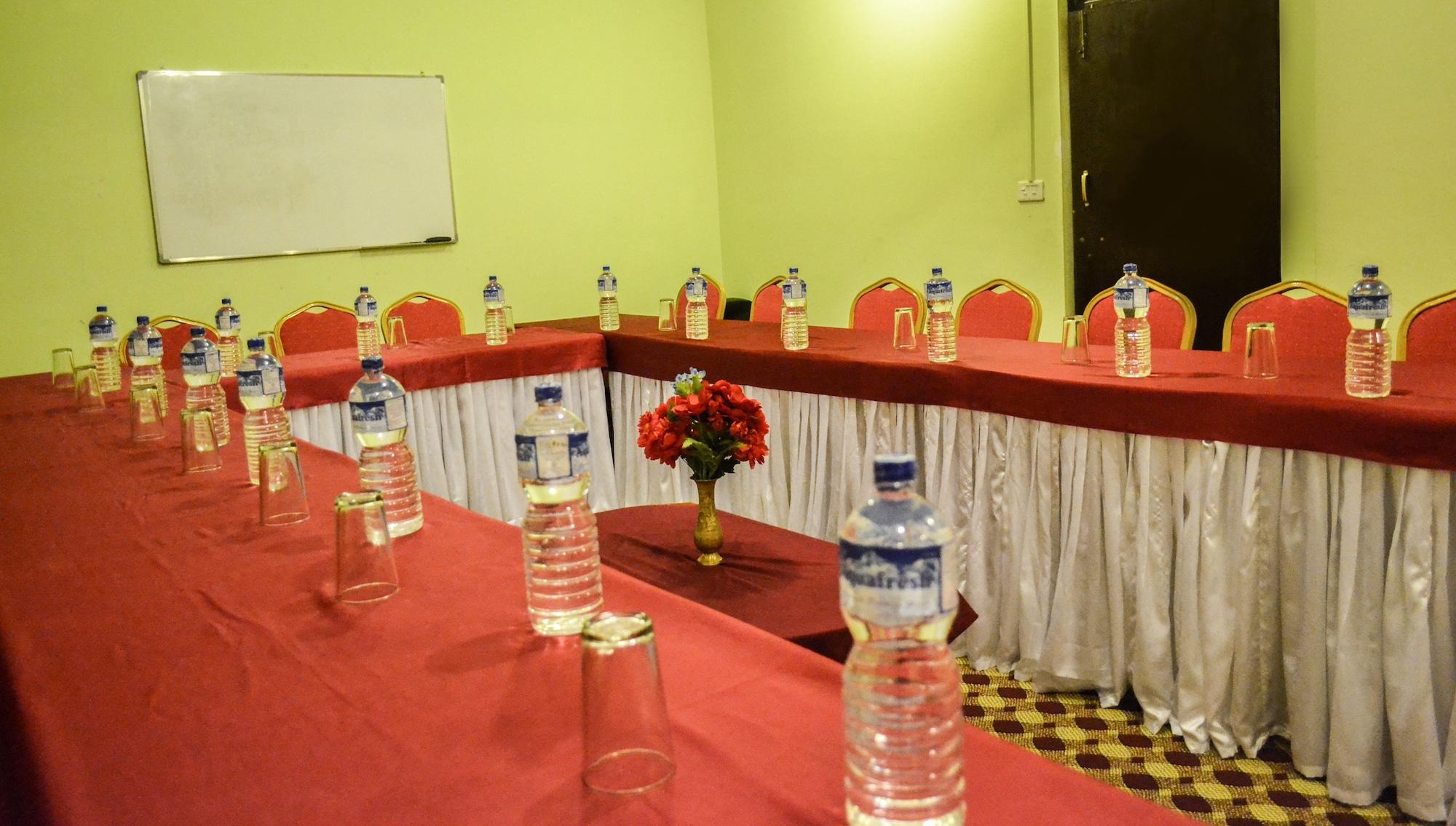 Sala de Reuniones Hotel Hill Crown