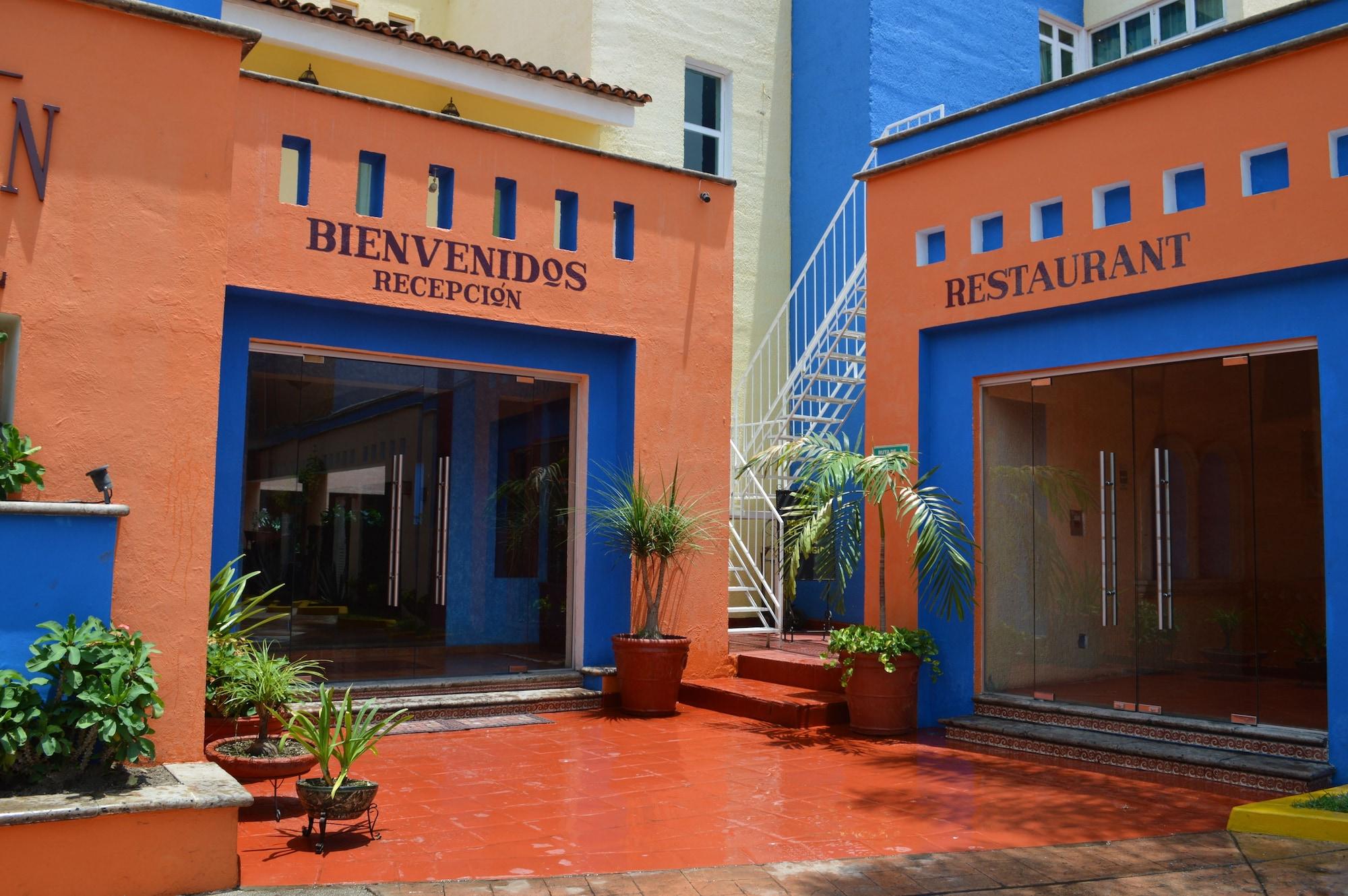 Vista Exterior Hotel La Rienda Misión Tequillan