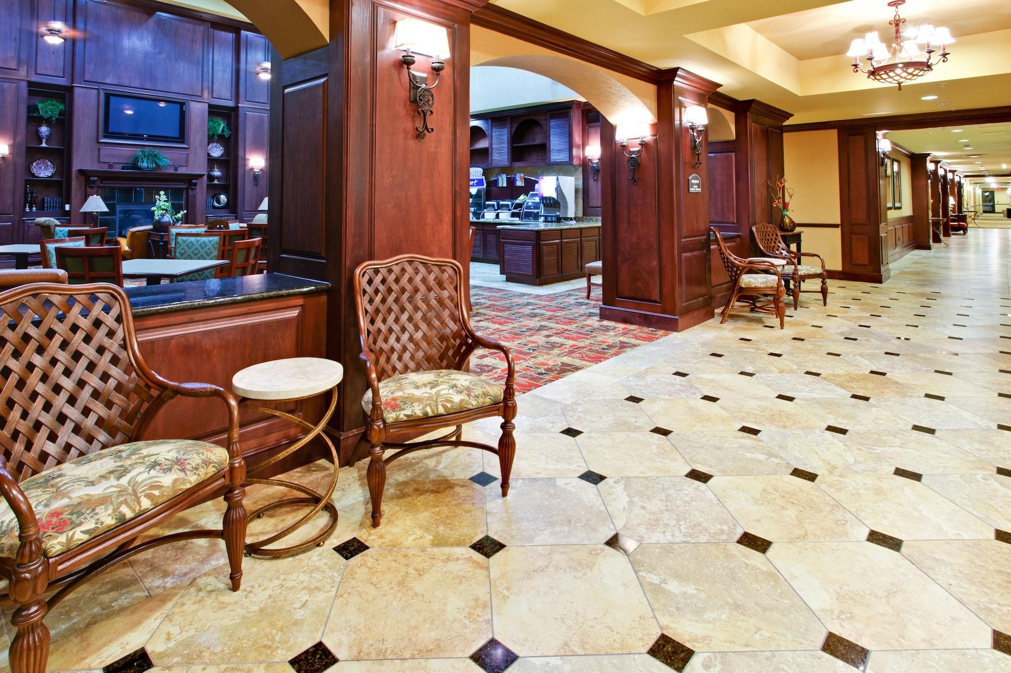 Vista Lobby Holiday Inn Express Hotel & Suites DFW West - Hurst by IHG