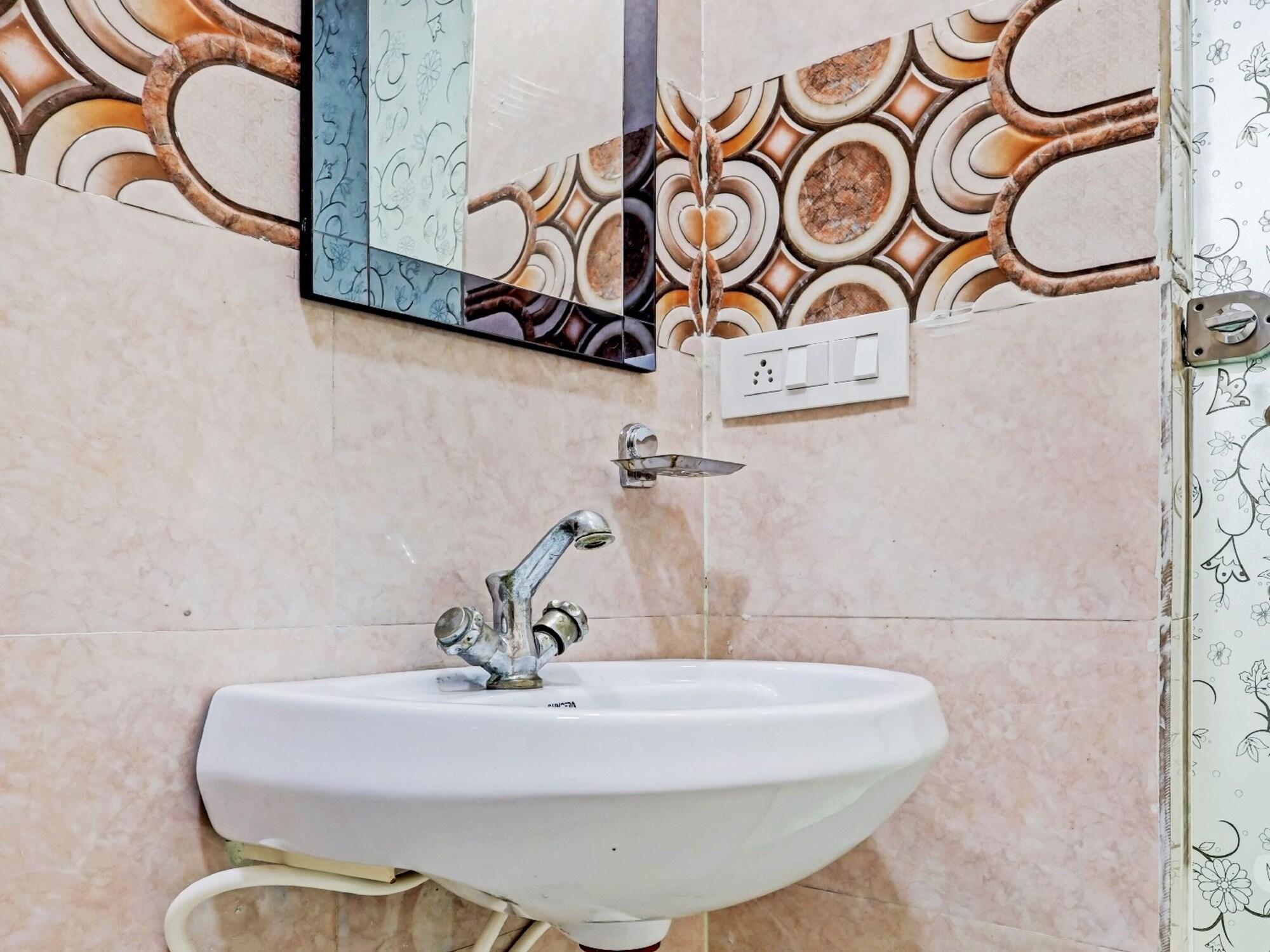 Equipamiento de Habitación OYO 16116 Ashoka