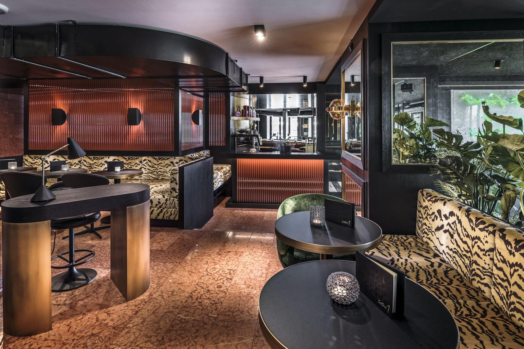 Bar/Salón Central Plaza Hotel