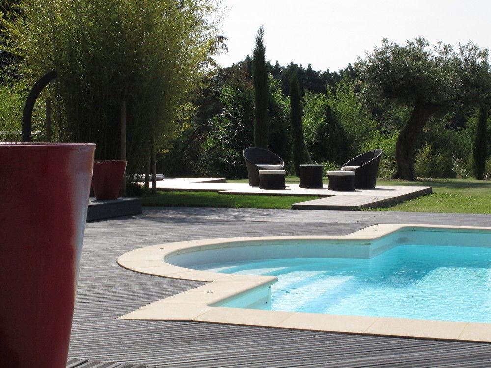 Vista Piscina La Cour des Sens