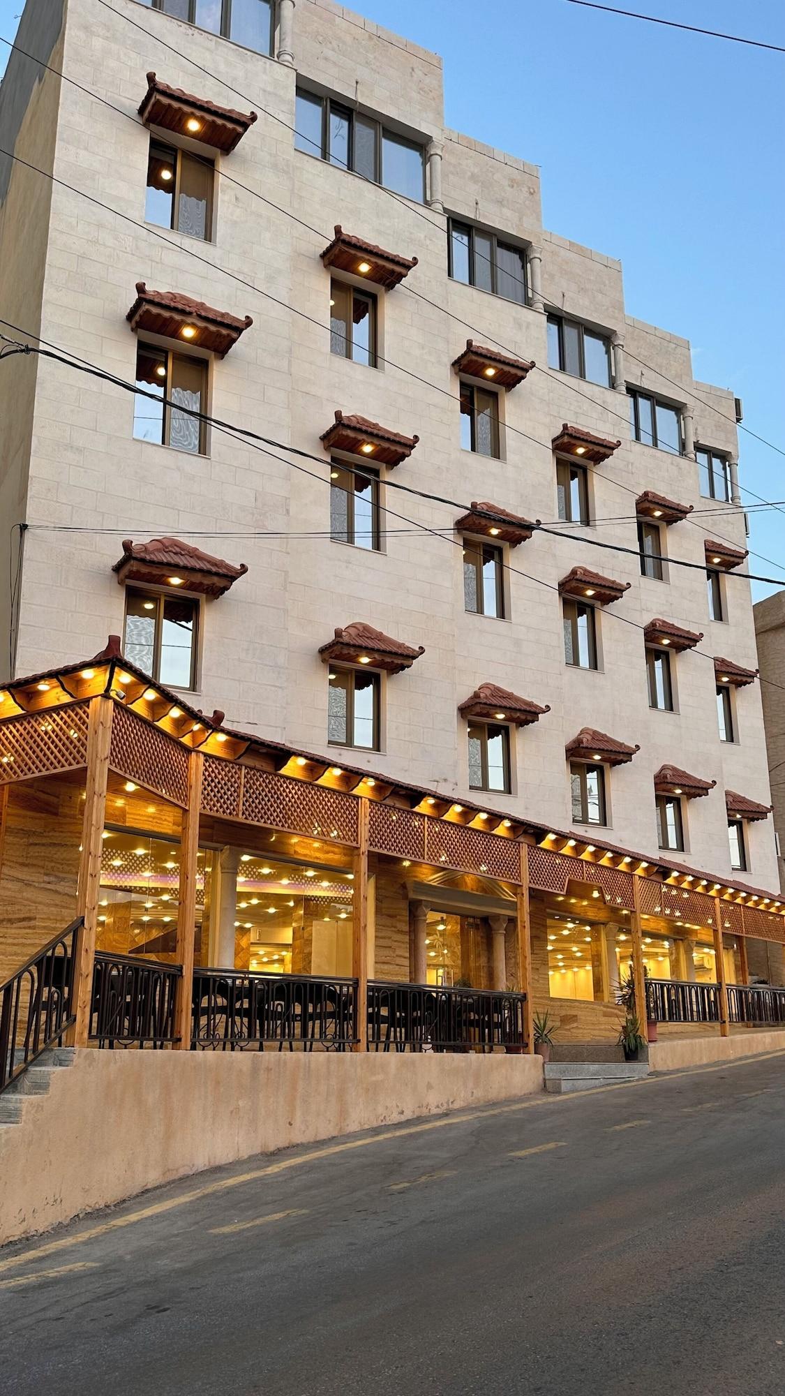 Varios Sharah Mountains Hotel