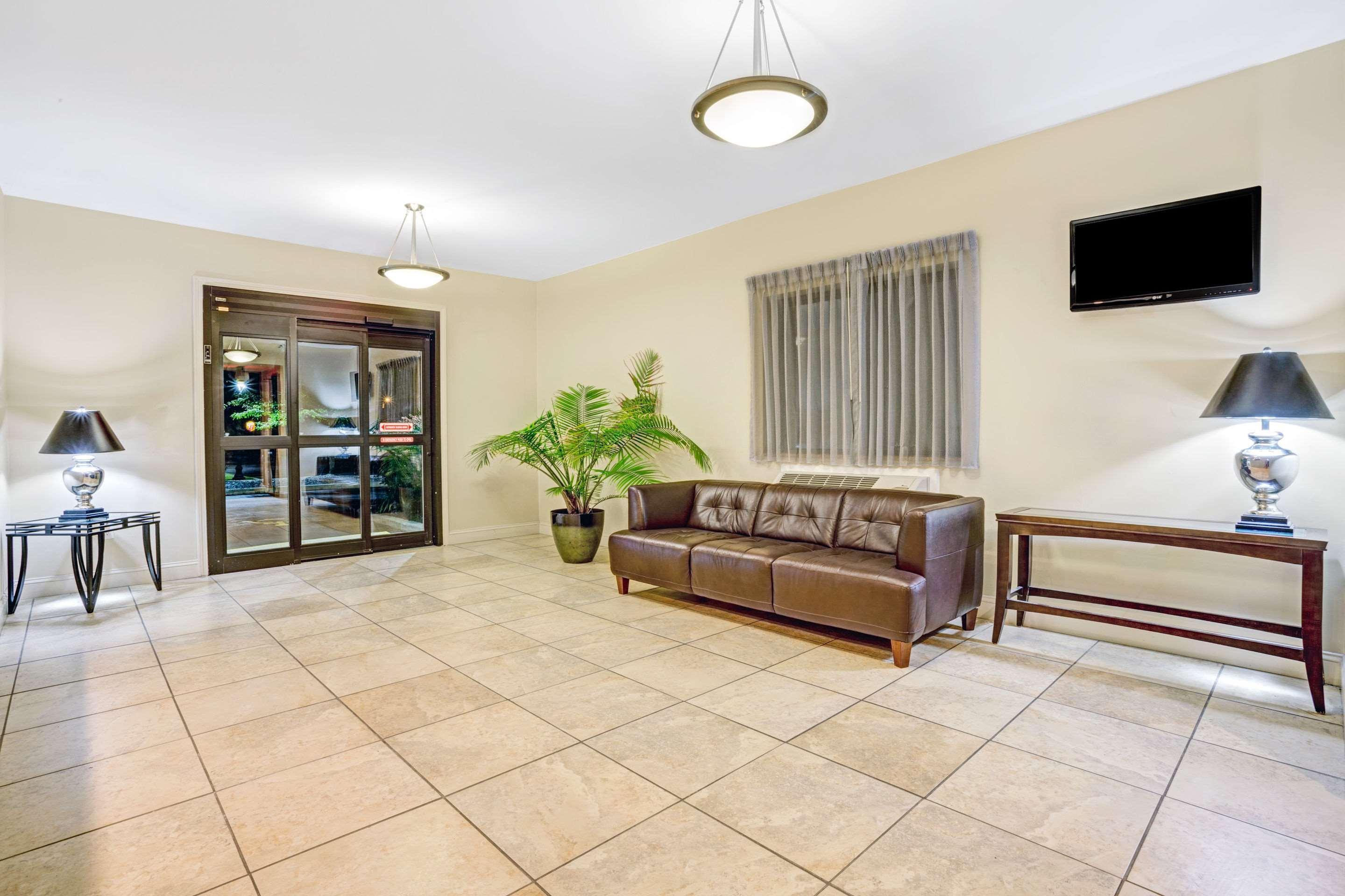 Vista Lobby The Freeport Hotel, Ascend Hotel Collection