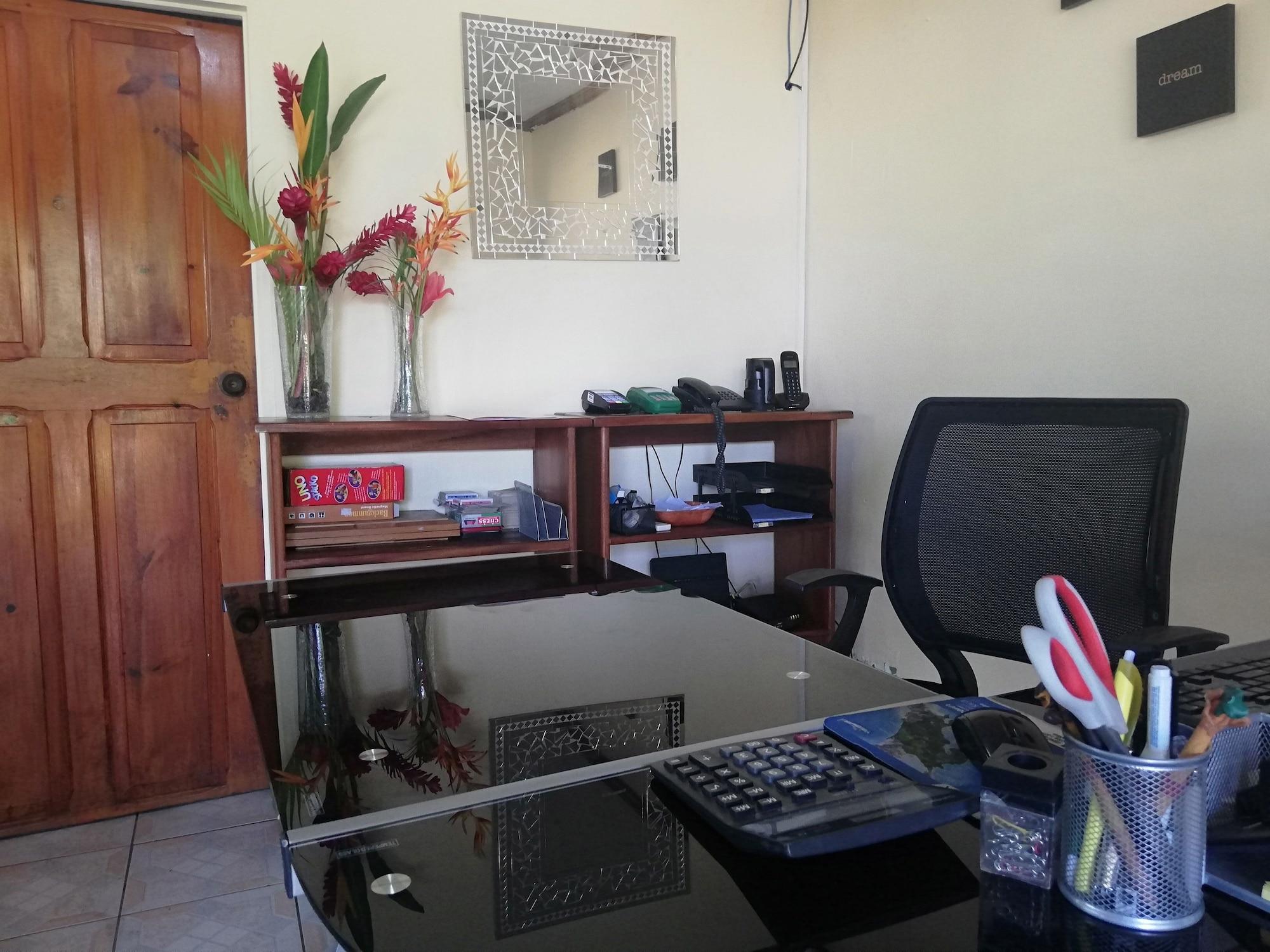 Vista Lobby Paradise Inn