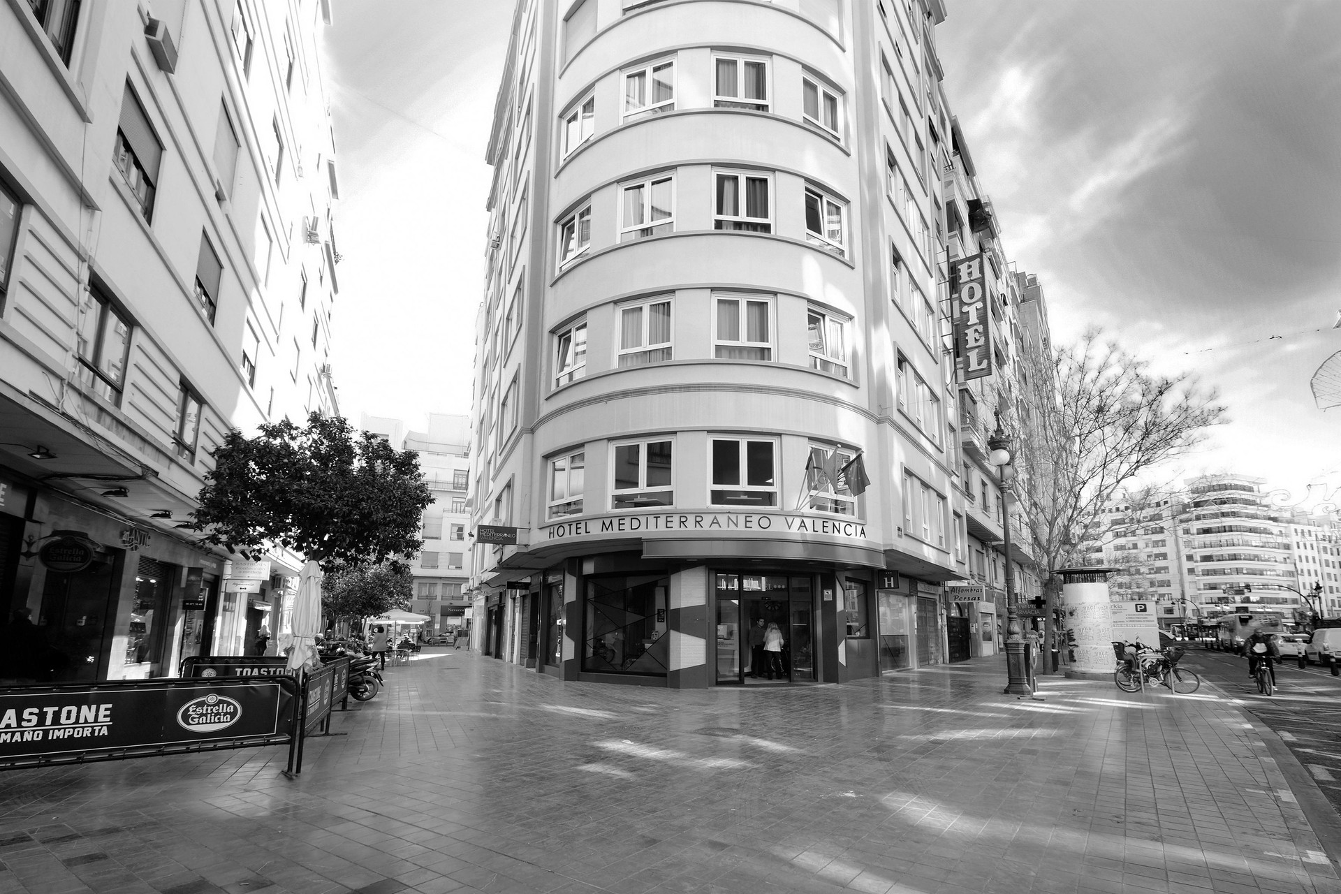 Vista Exterior Hotel Mediterraneo Valencia