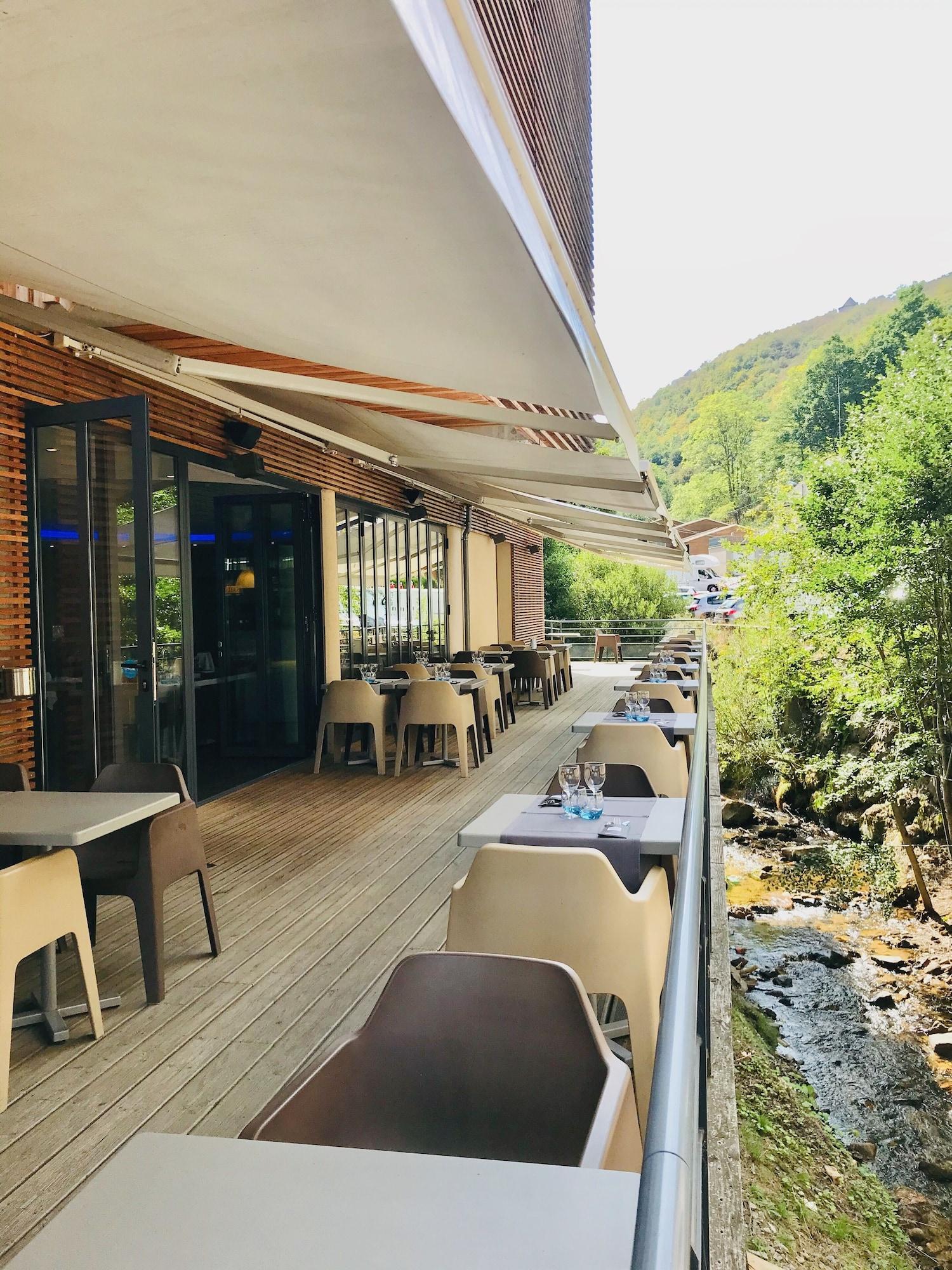 Vista Exterior Coin d'Aubrac Hotel, Restaurant & SPA De luxe