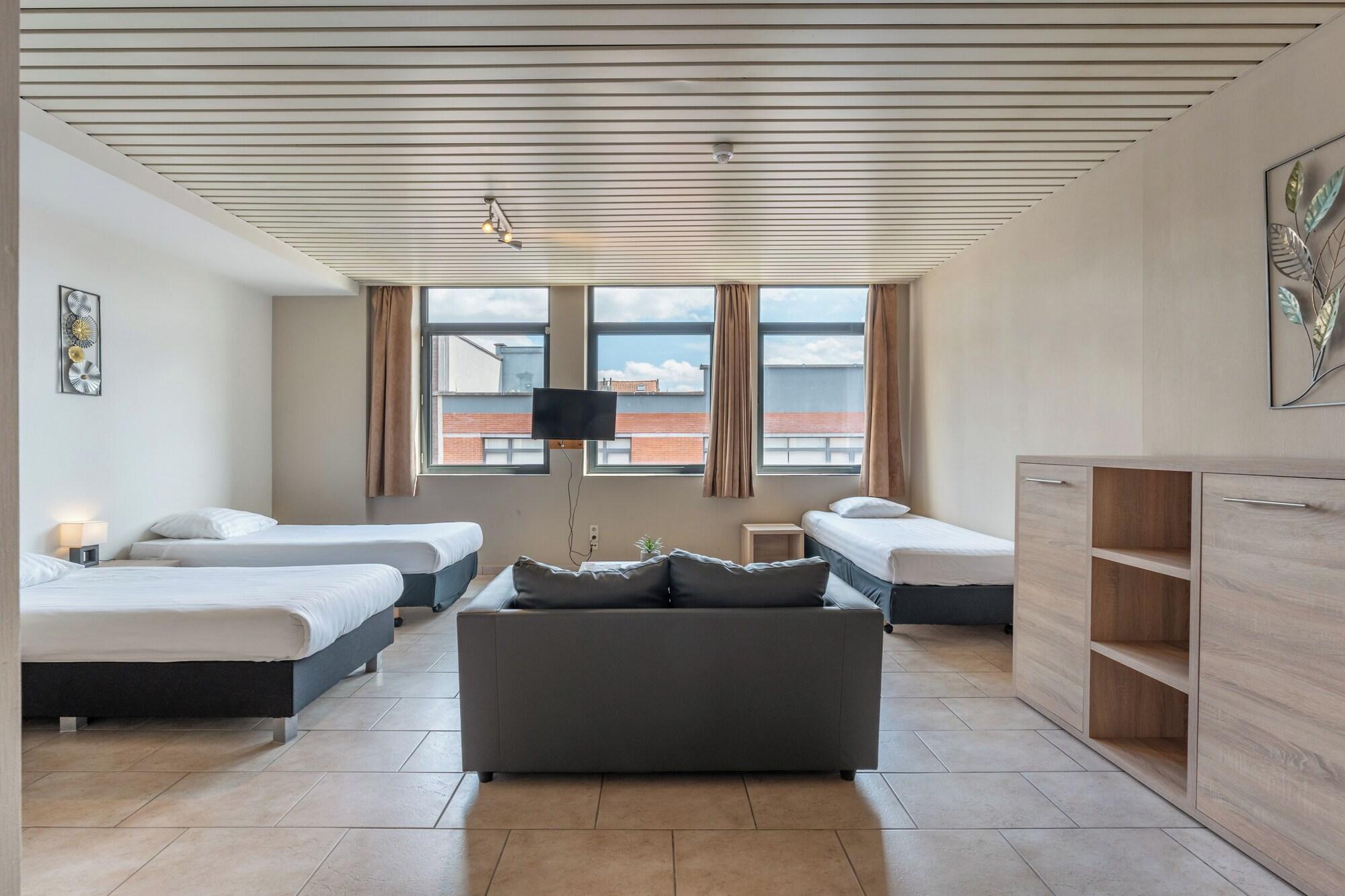 Varios Room-studio Triple Near Noord Station