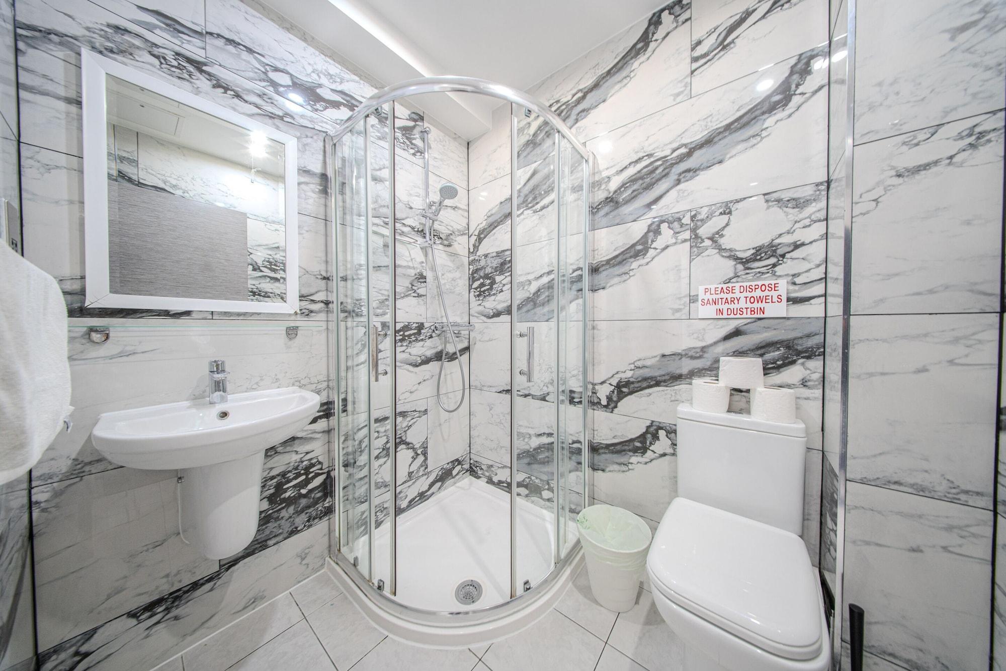 Varios Ilford Hotel Goodmayes