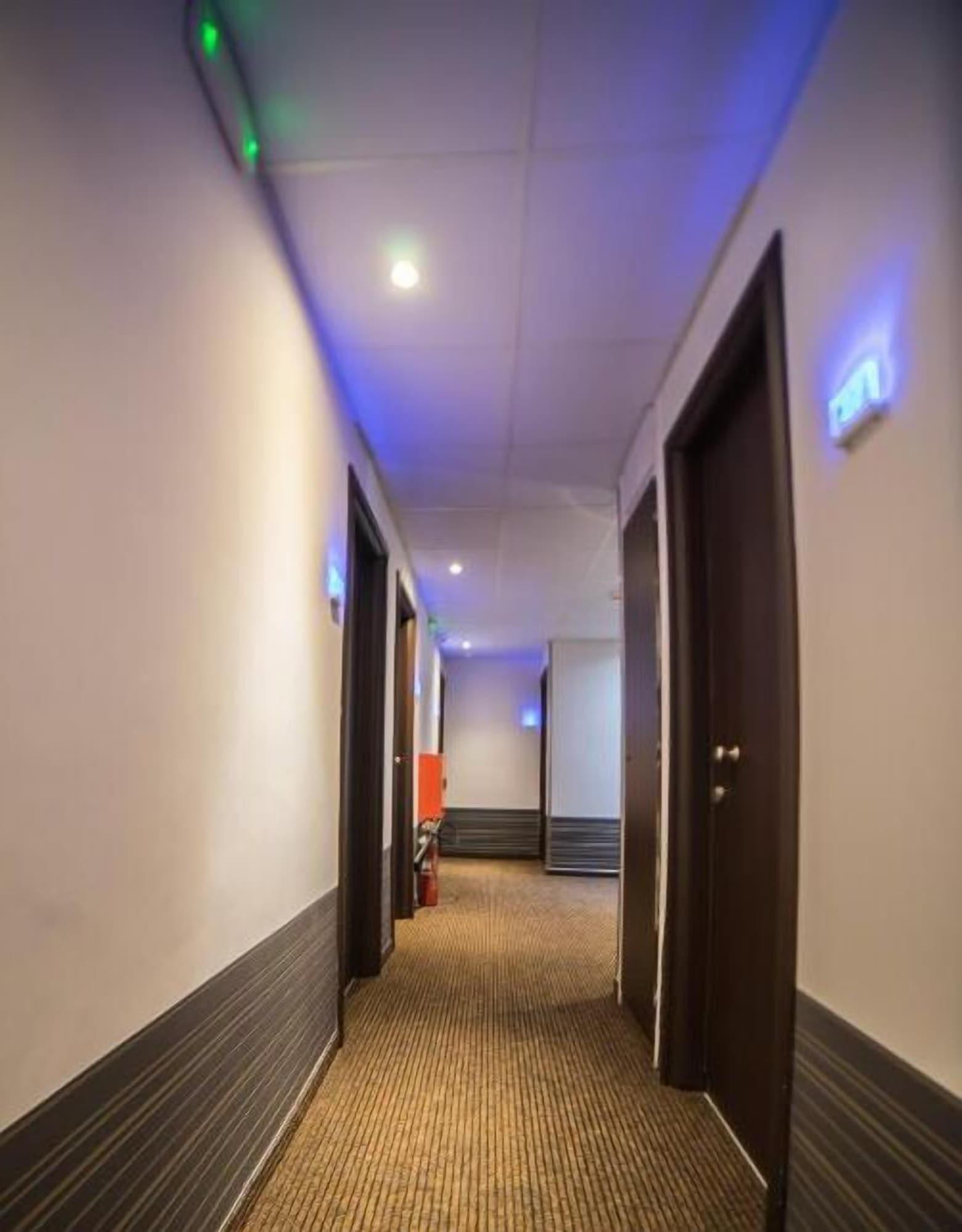 Vista Lobby Mansion Hotel