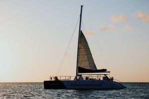 Actividad - Crucero de Vela al Atardecer con Cena en Aruba