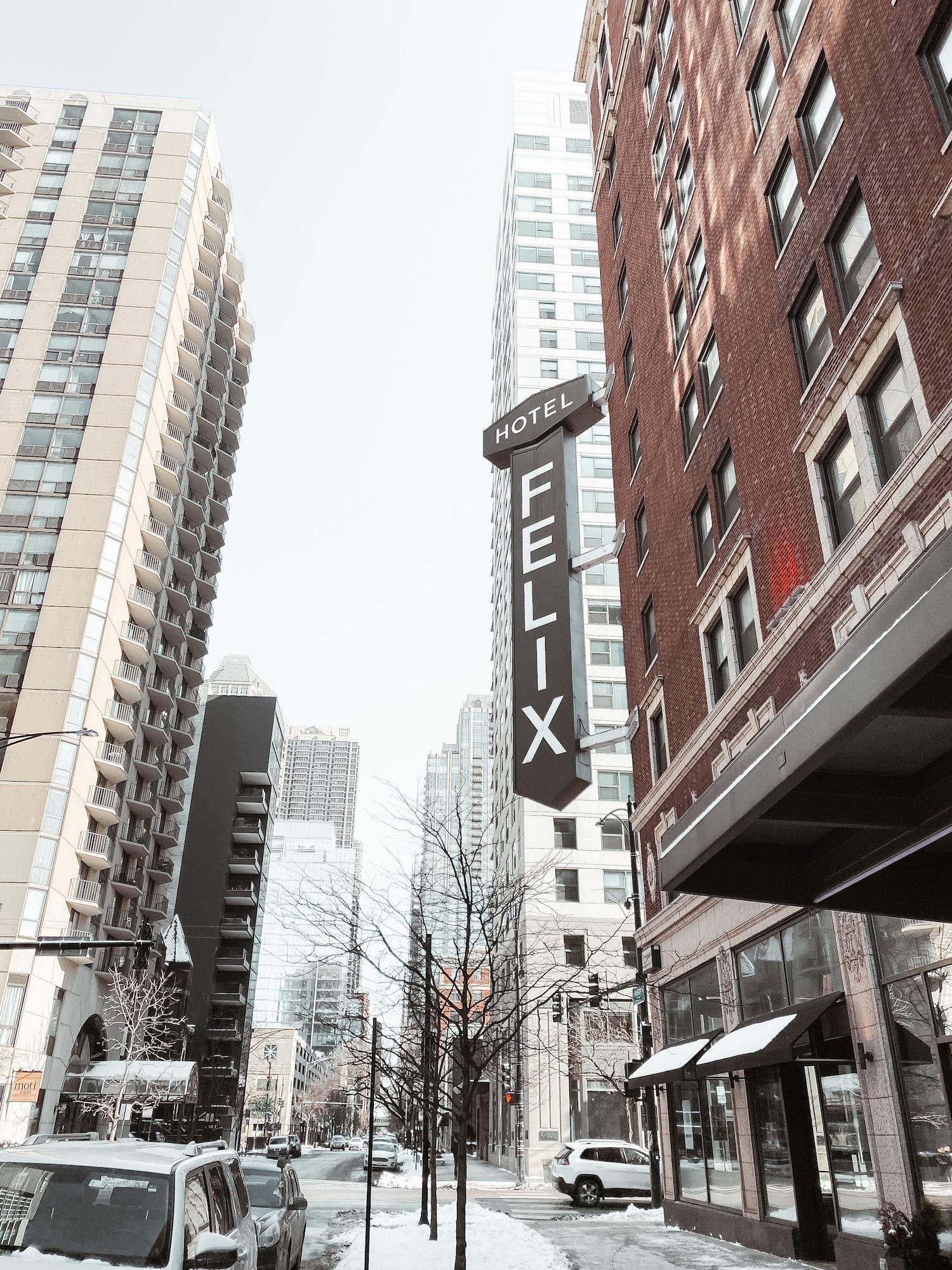 Vista Exterior Hotel Felix River North/Magnificent Mile