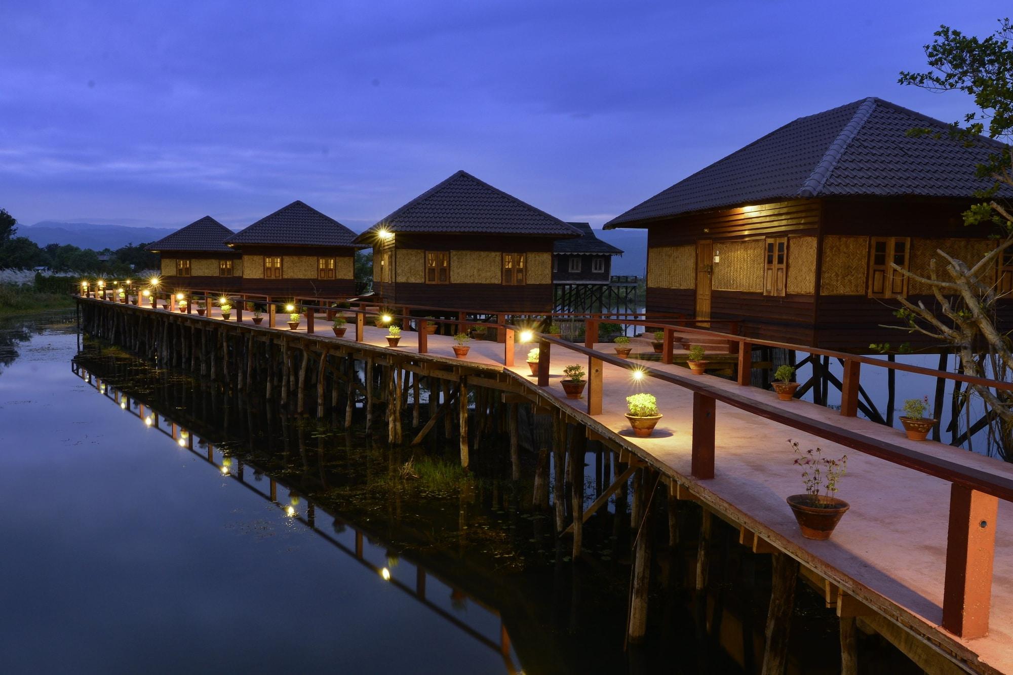 Vista Exterior Shwe Inn Tha Floating Resort Hotel