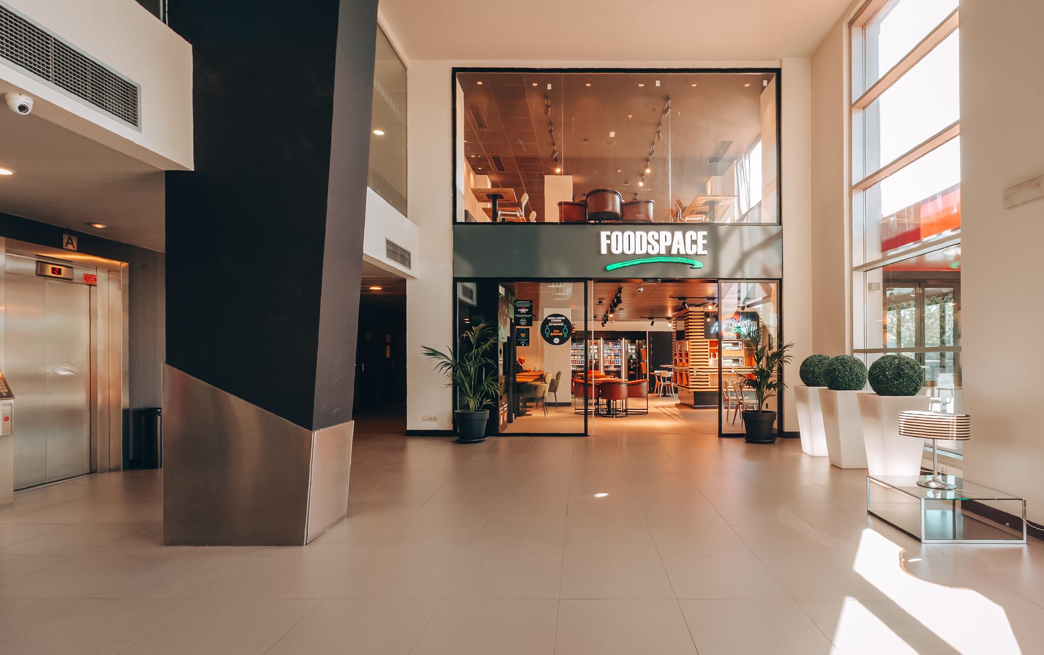 Vista Lobby Vertice Roomspace Madrid