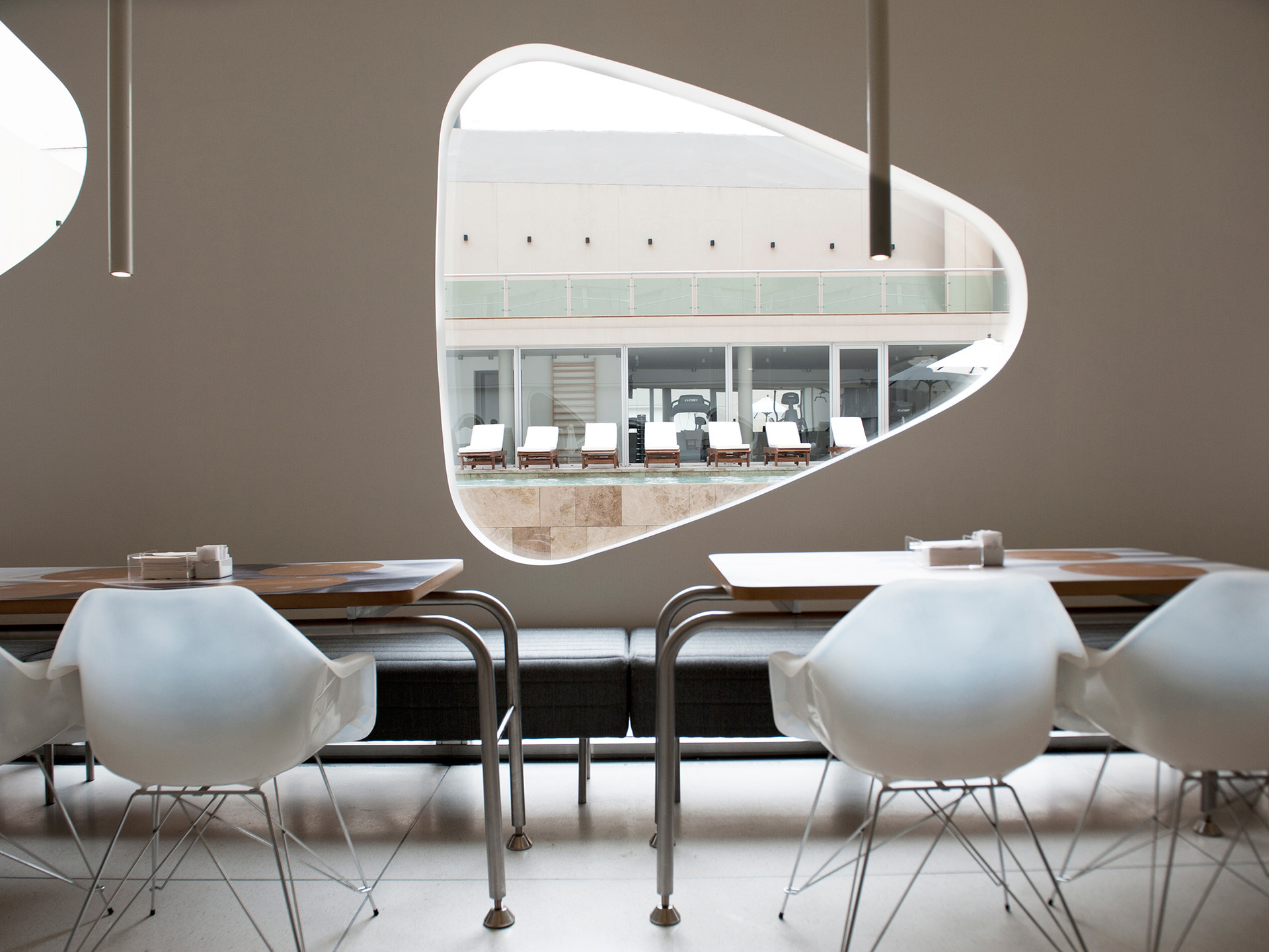 Restaurant Dazzler by Wyndham Recoleta