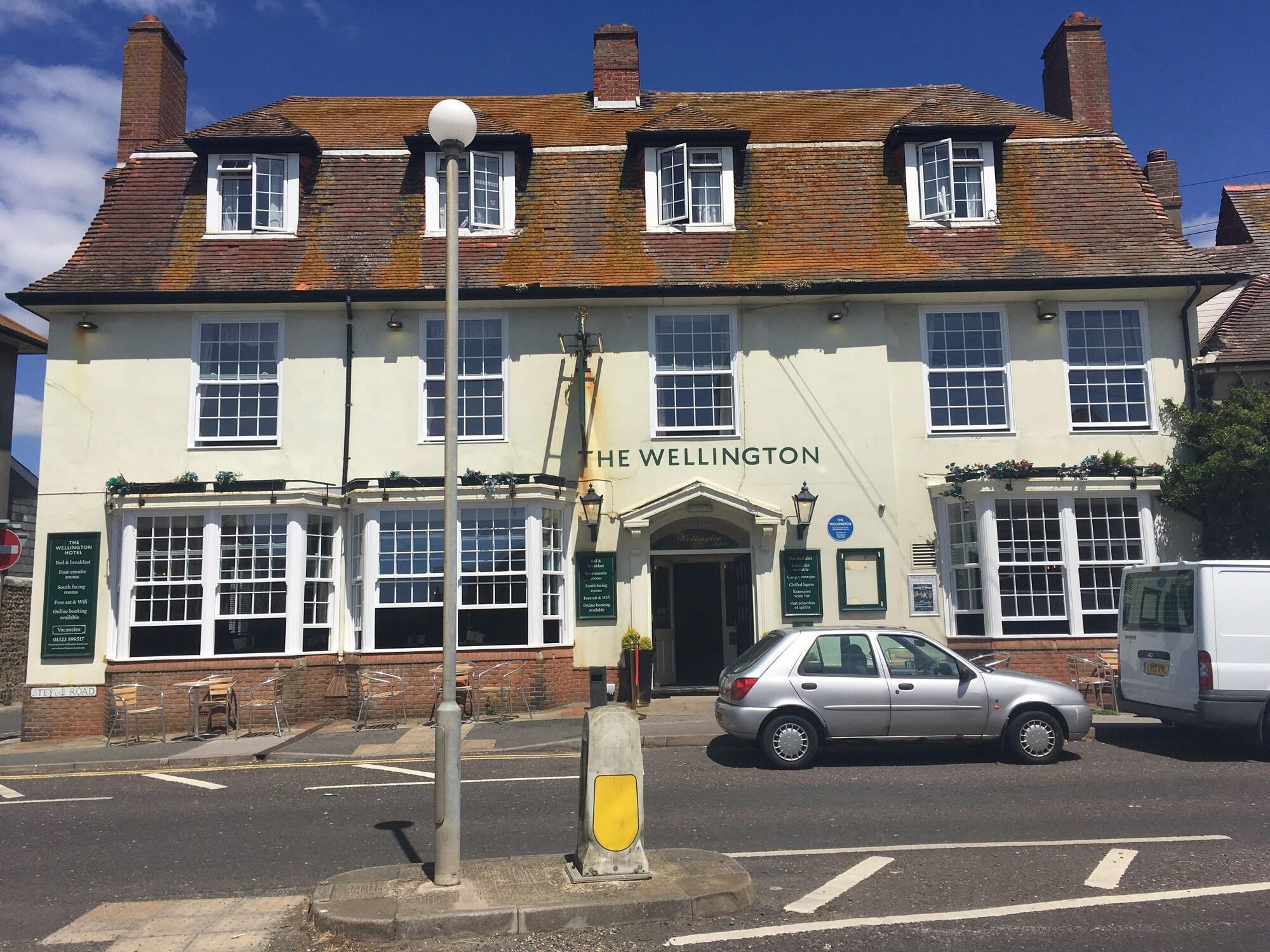 Varios Wellington Hotel