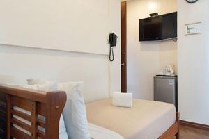 Alojamiento - Collection O Avitel Hotel near Osmena Highway, PNR Pasay Station, Metro Manila