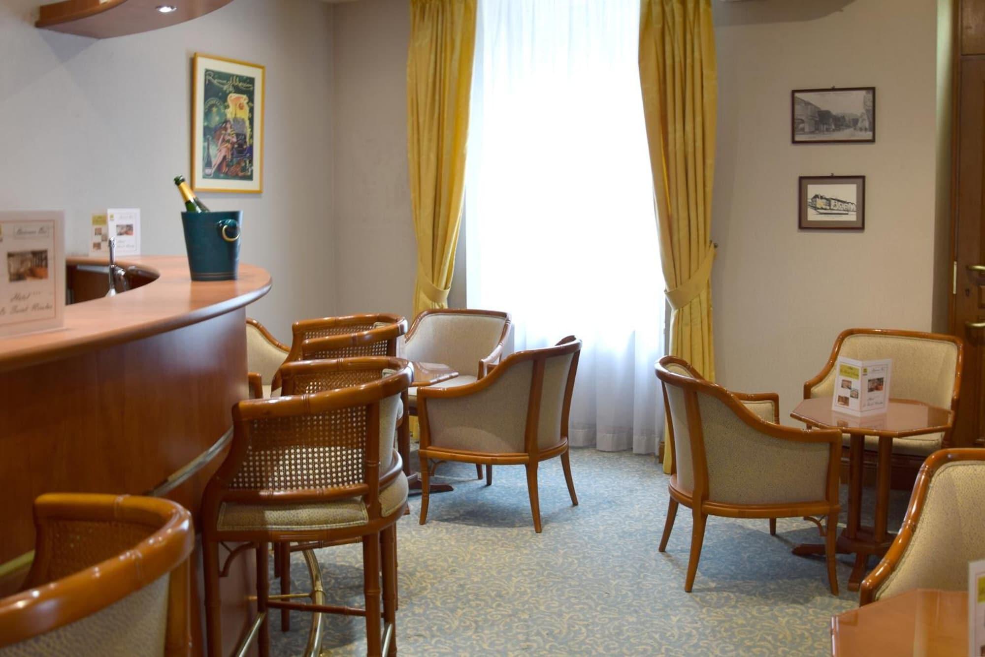 Bar/Salón Le Saint Nicolas