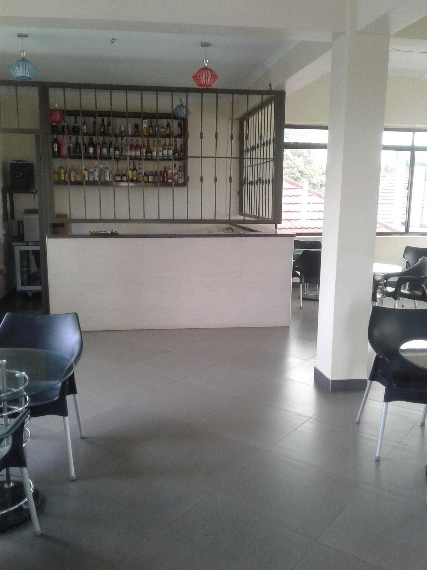 Bar/Salón FQ Village Hotel