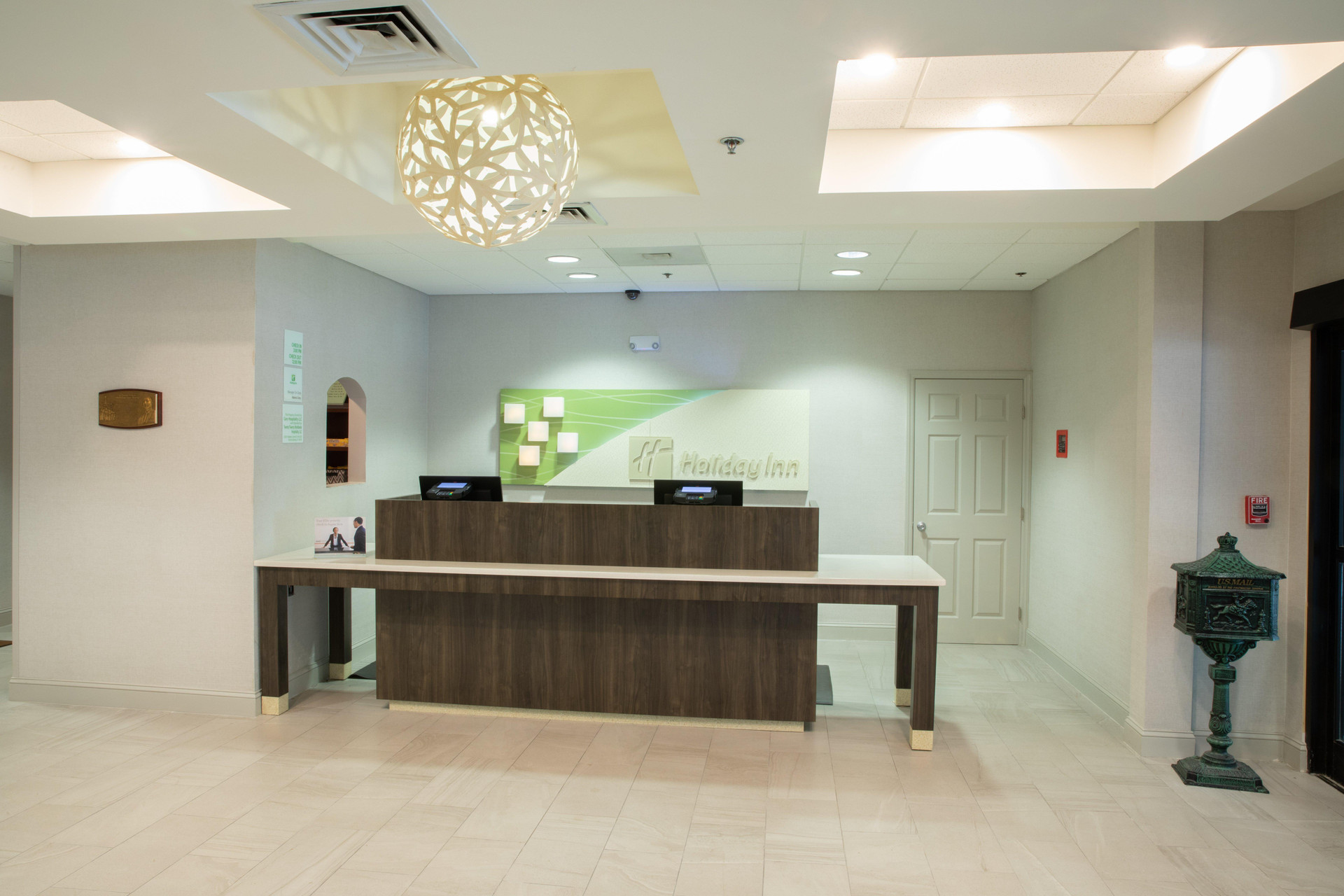 Vista Lobby Holiday Inn Hotel & Suites Raleigh-Cary (I-40 @Wal