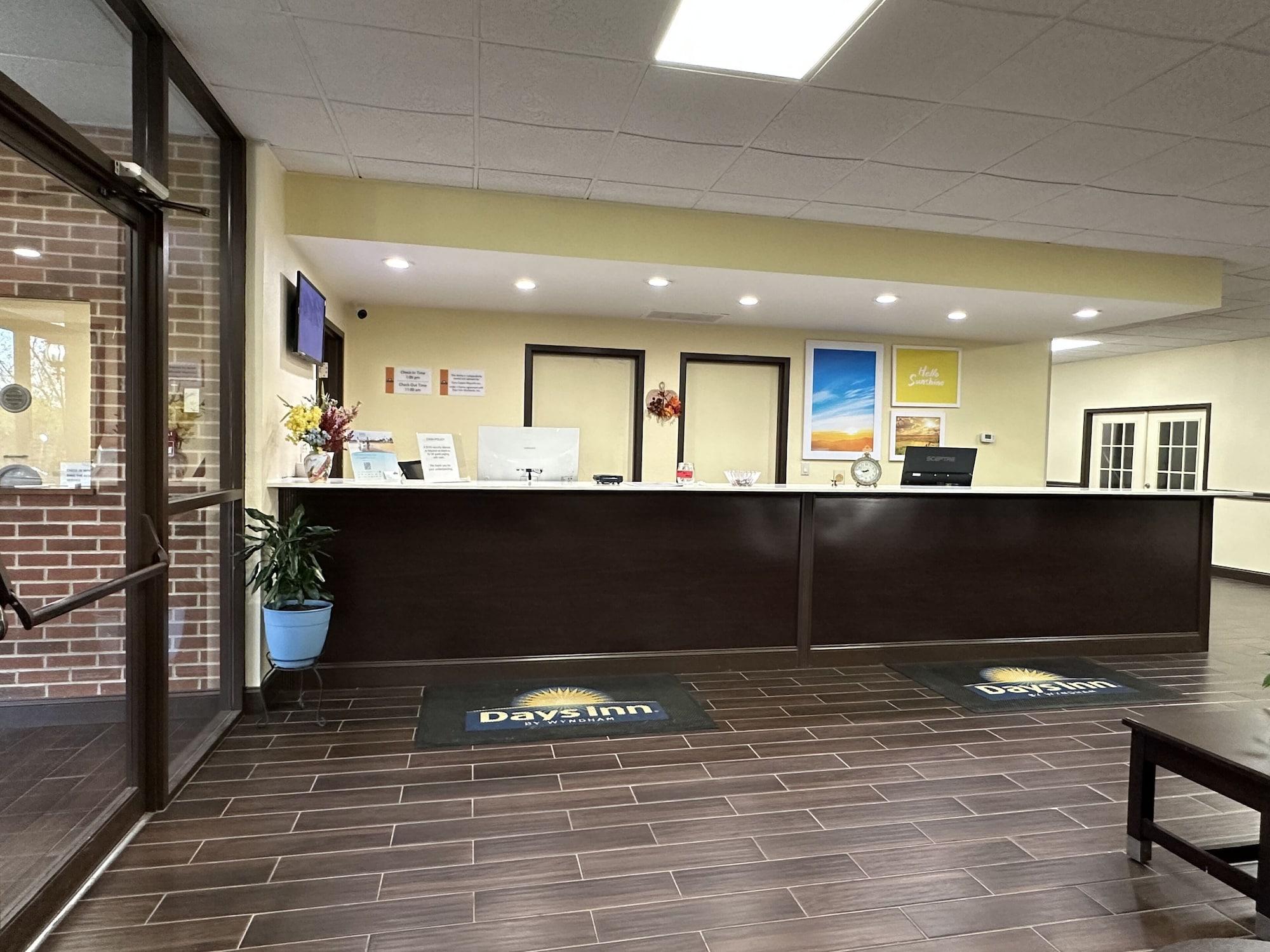 Vista Lobby Days Inn by Wyndham Maysville Kentucky