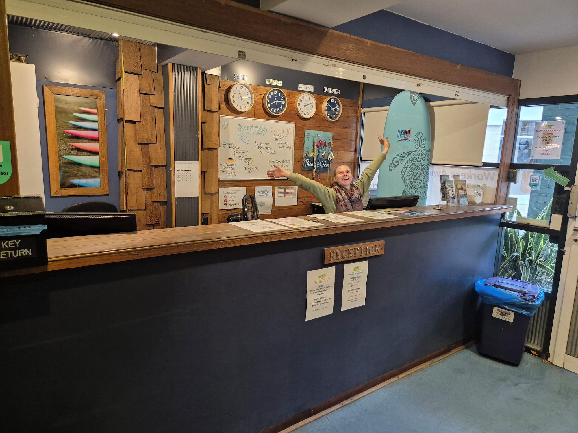 Vista Lobby Boardrider Backpacker & Budget Motel