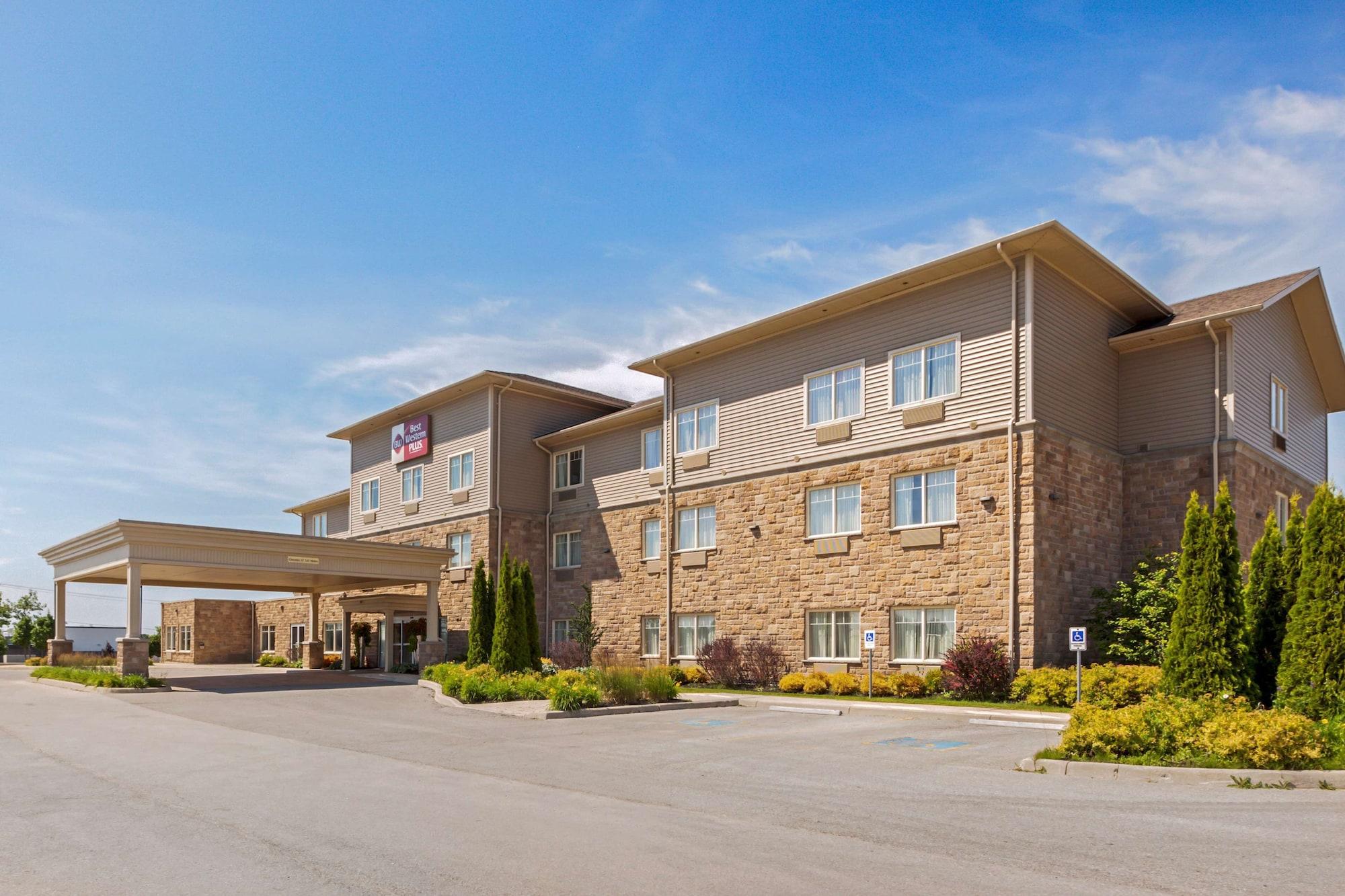 Vista Exterior Best Western Plus Walkerton Hotel & Conference Centre