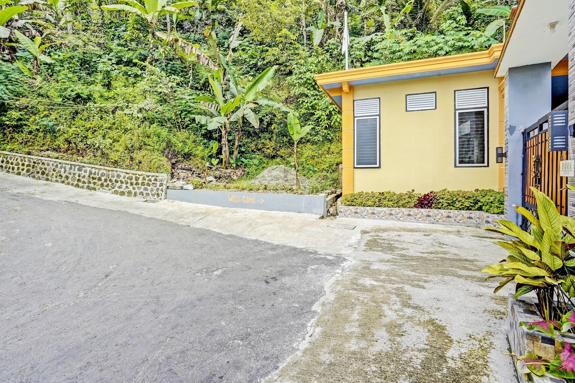 Vista Exterior OYO 92049 D'jamus Resort Telaga Ngebel