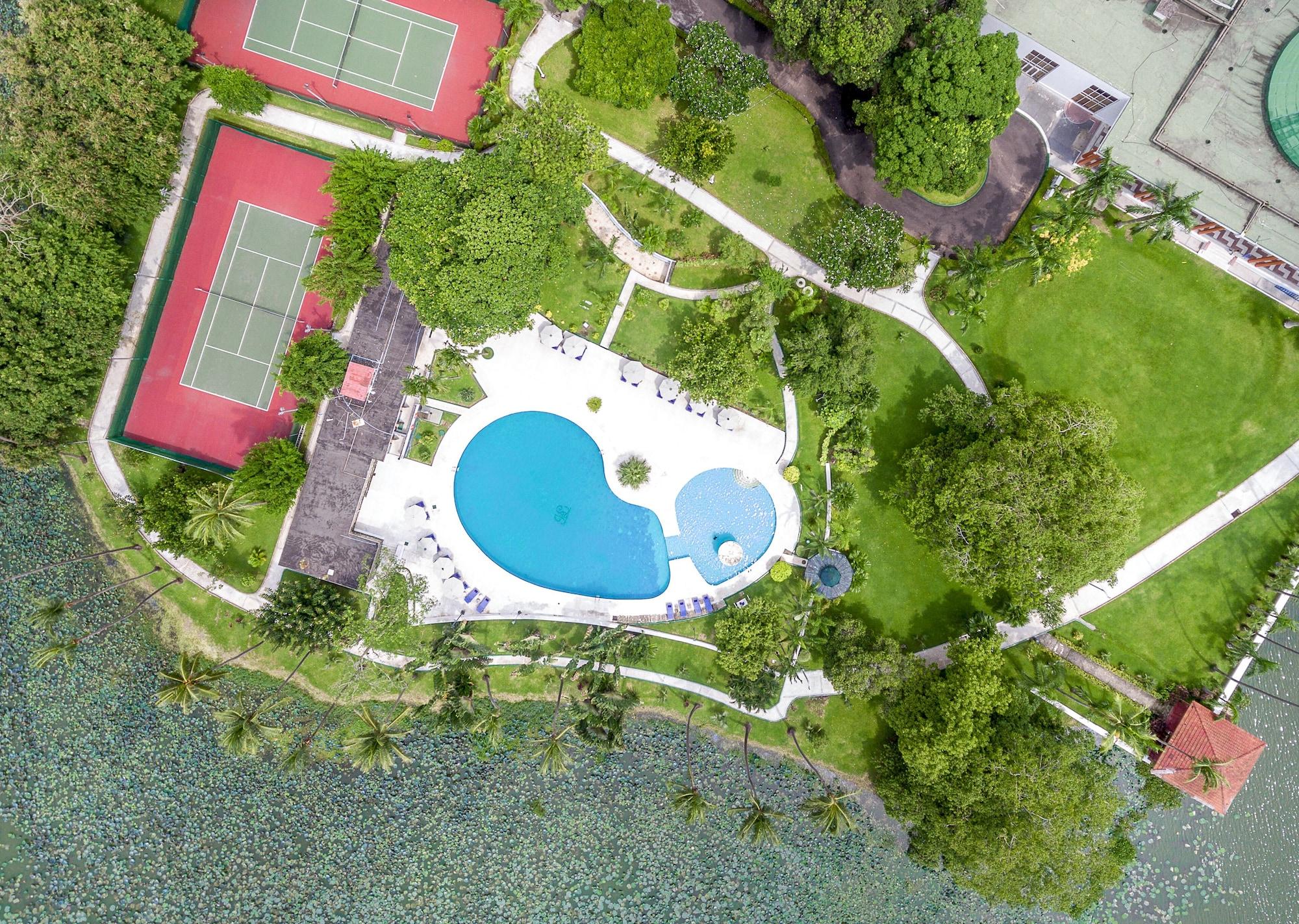 Vista Exterior Inya Lake Hotel