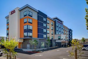 Alojamiento - Hampton Inn & Suites Ontario Rancho Cucamonga