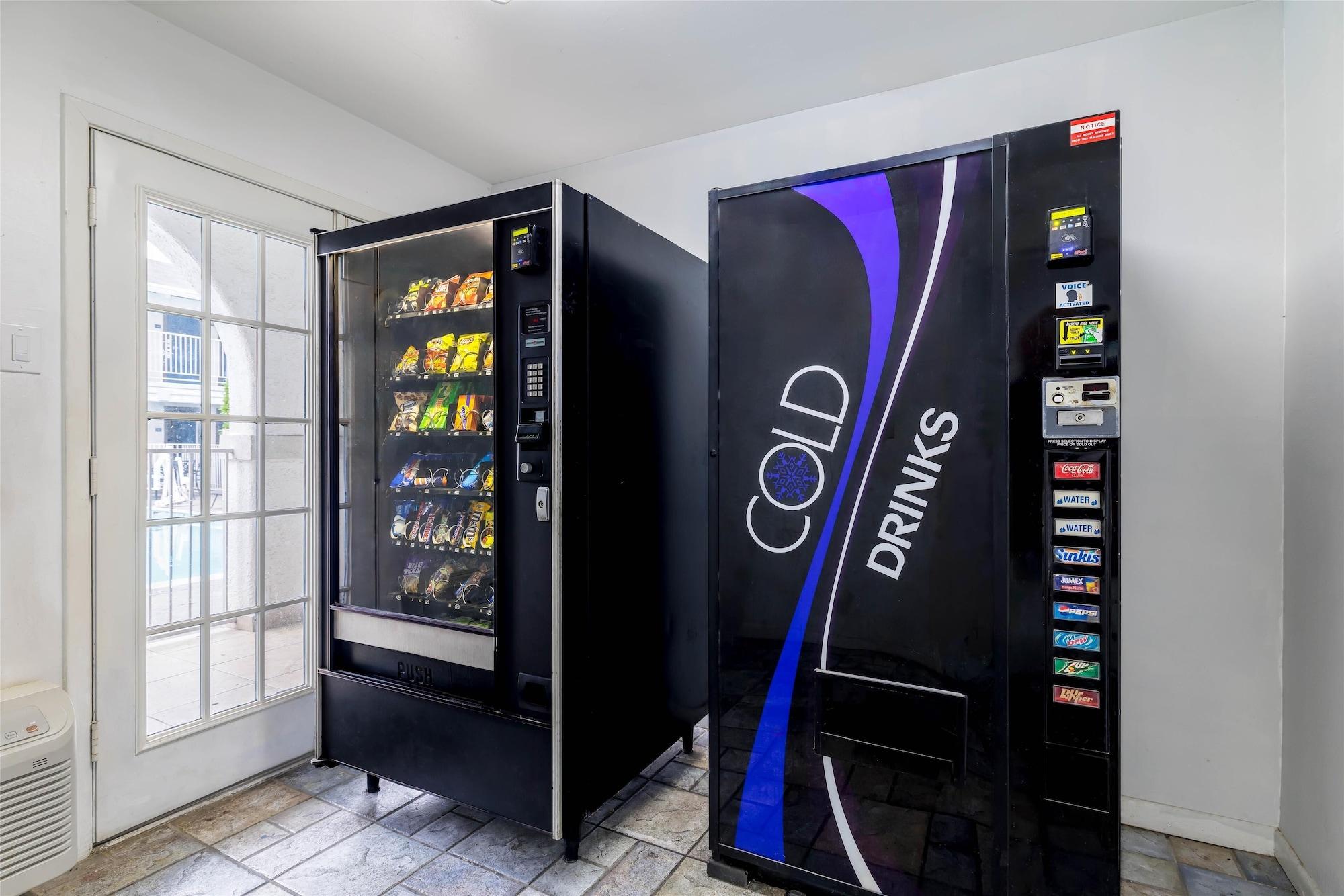 Varios Studio 6 Suites - Dallas, TX - Downtown