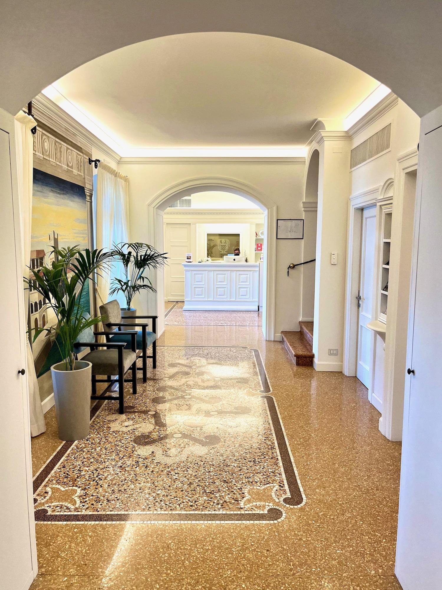 Vista Lobby Albergo Gardesana