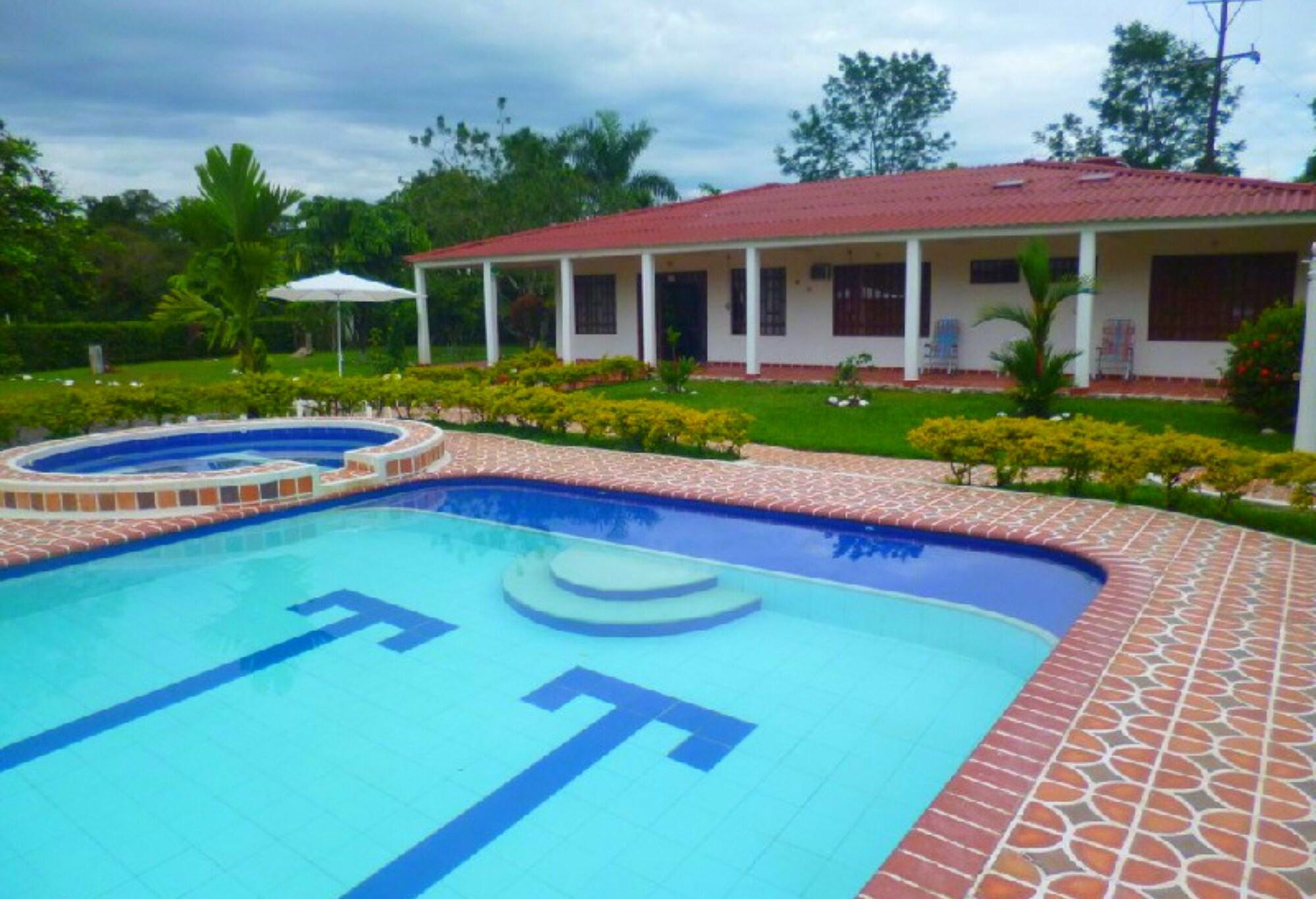 Pool view Finca para vacaciones en Villavicencio