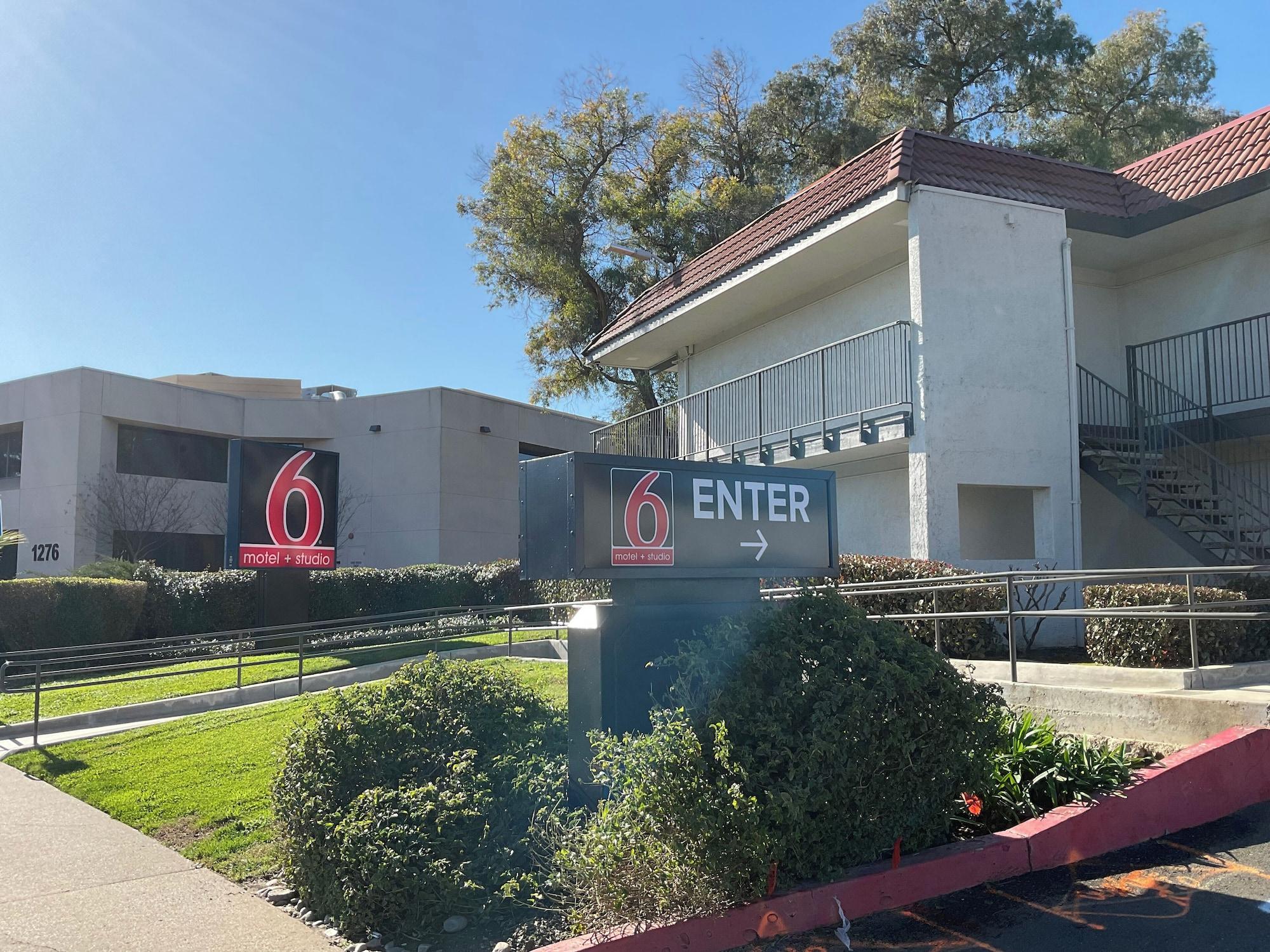Varios Studio 6 West Sacramento, CA