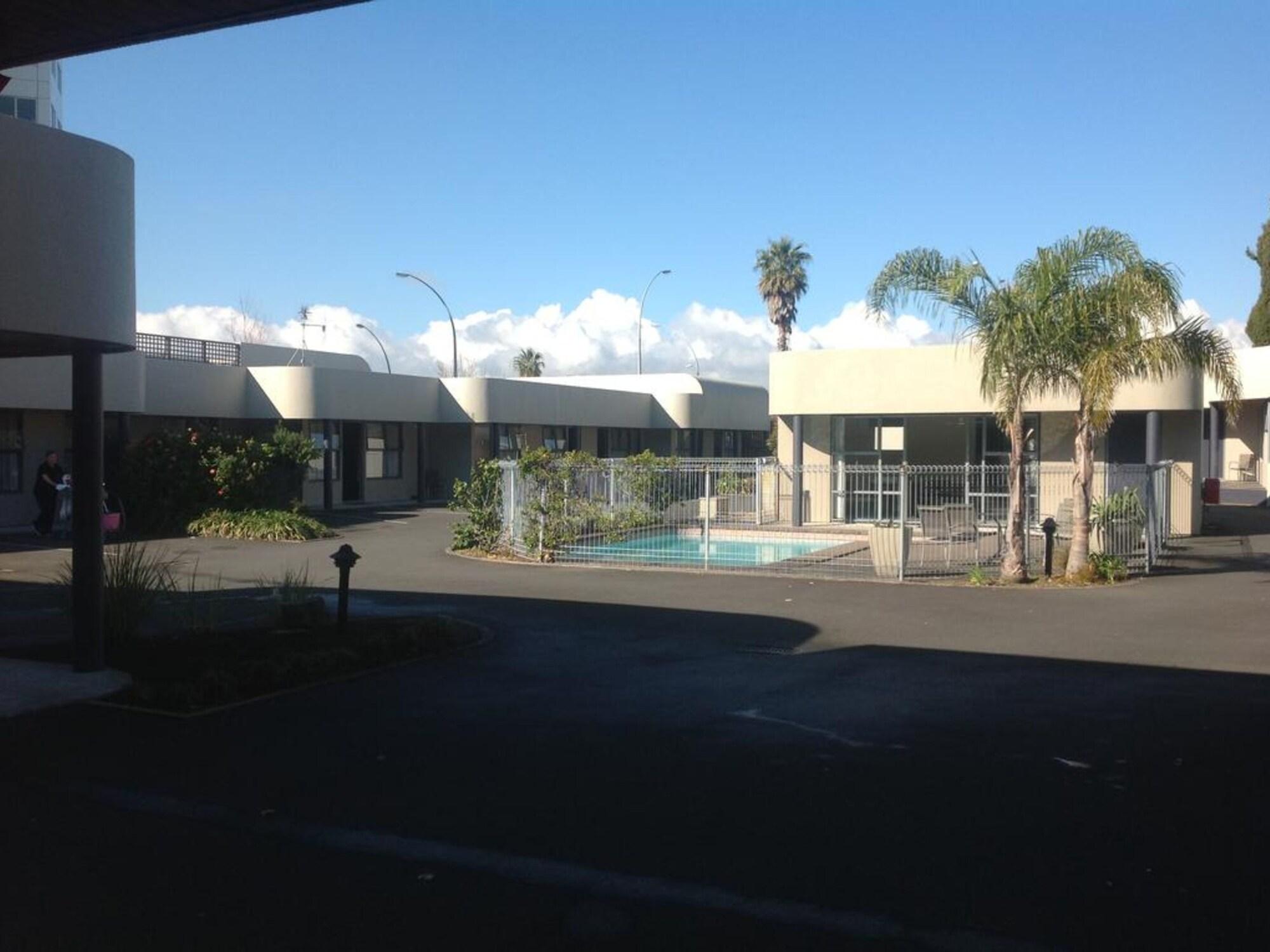 Vista Lobby Durham Motor Inn