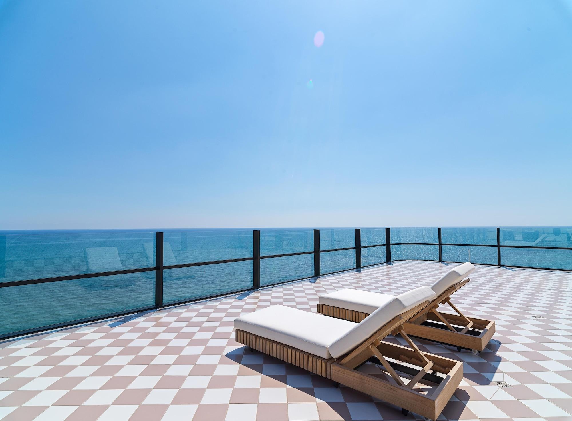 Playa LIV Mackenzie Beach Suites