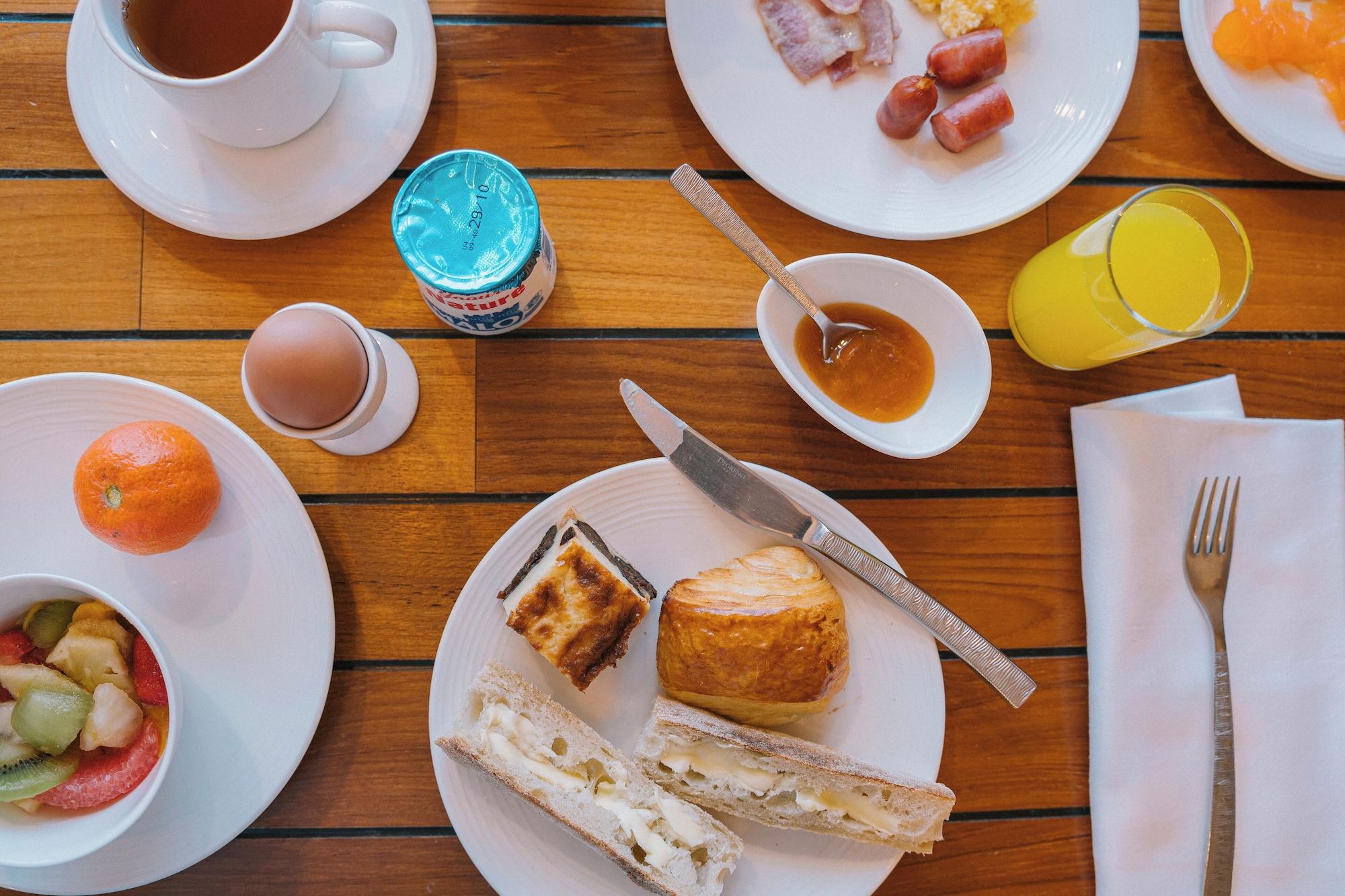Restaurant Hôtel la Baie des Anges, son SPA marin et sa piscine couverte et chauffée
