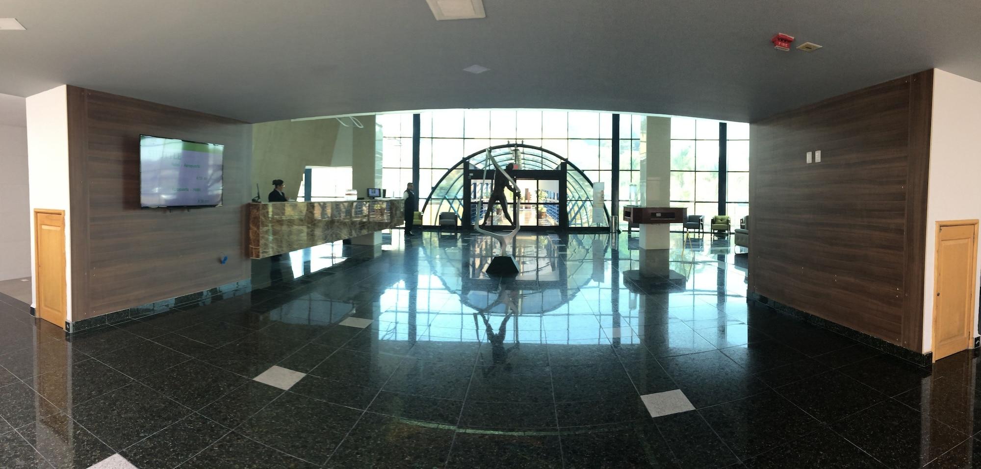 Vista Lobby Holiday Inn Queretaro Zona Diamante by IHG