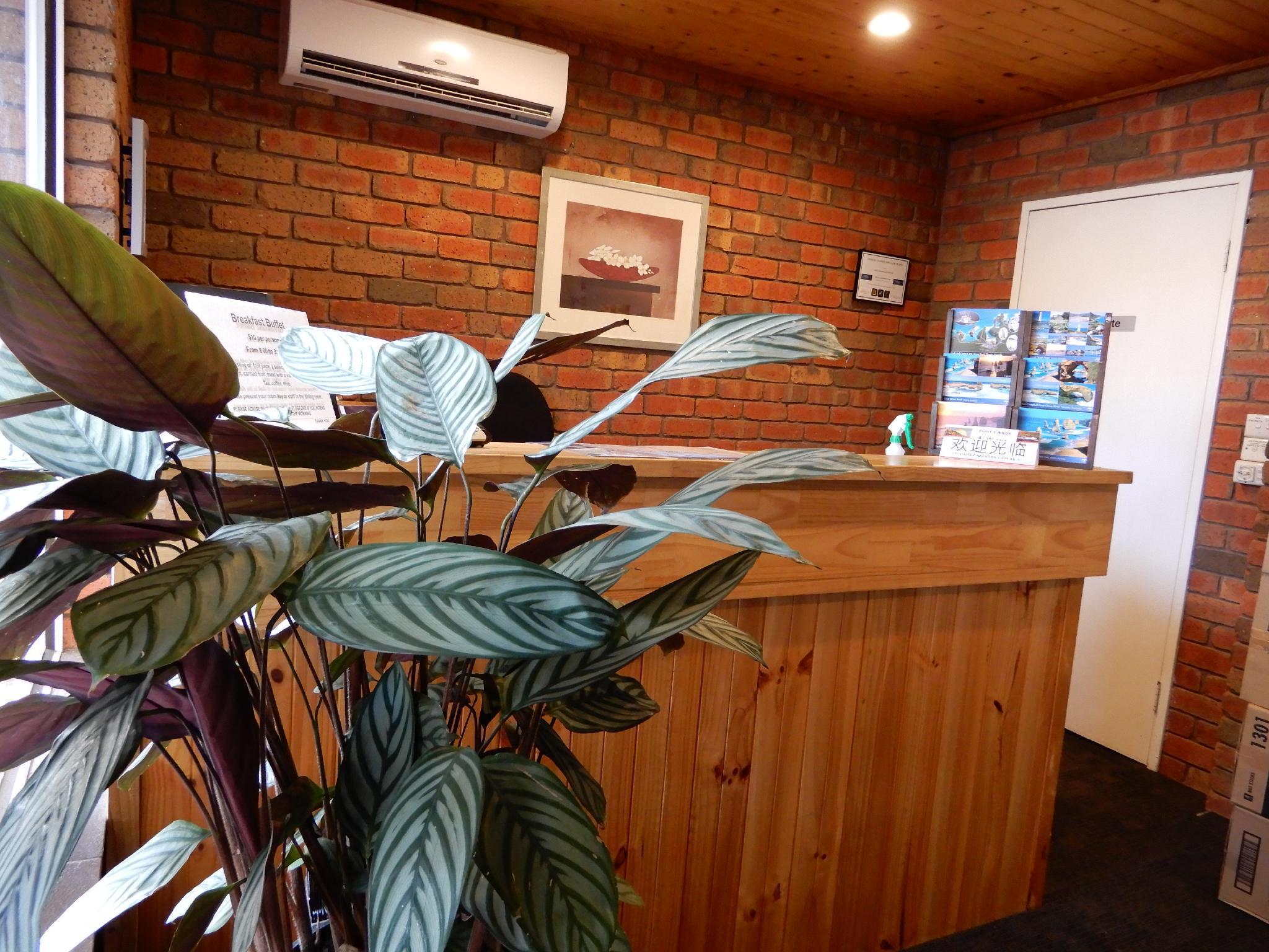 Vista Lobby Port Campbell Motor Inn