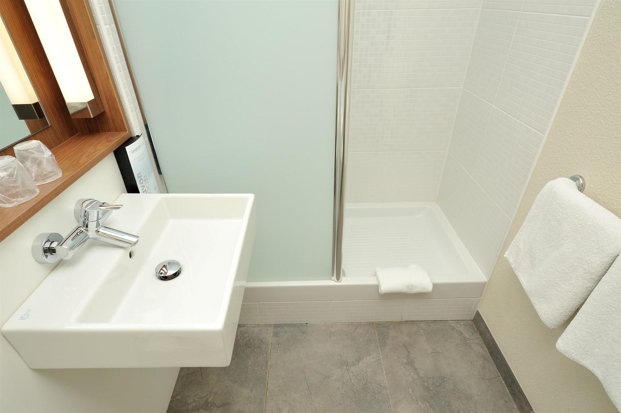 Equipamiento de Habitación Campanile Valence Sud