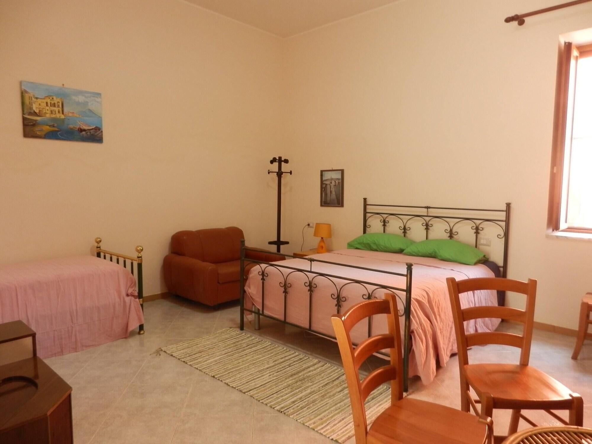 Varios Valentina Mini Apartment