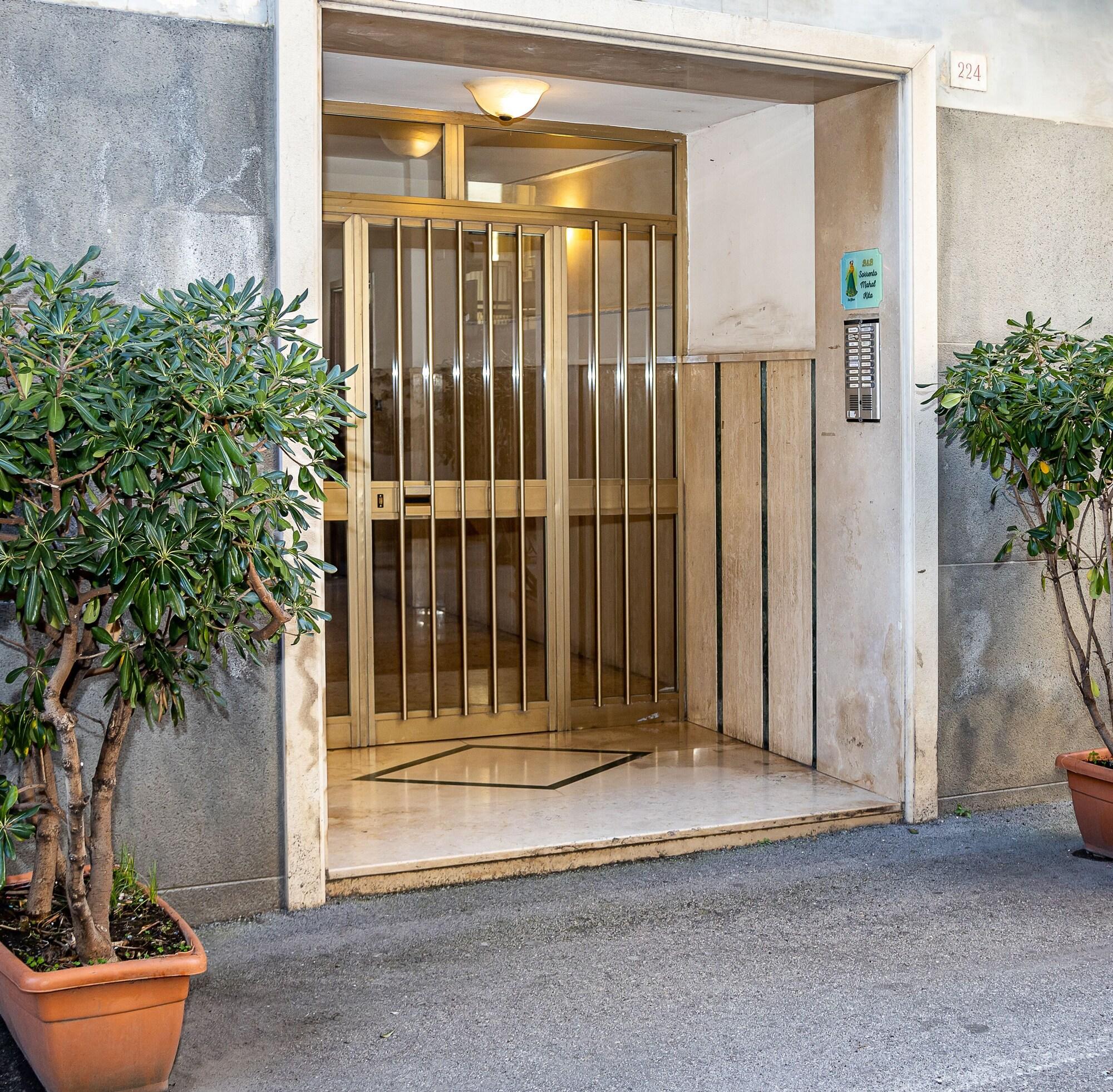 Vista Exterior B&B Sorrento Mahal kita
