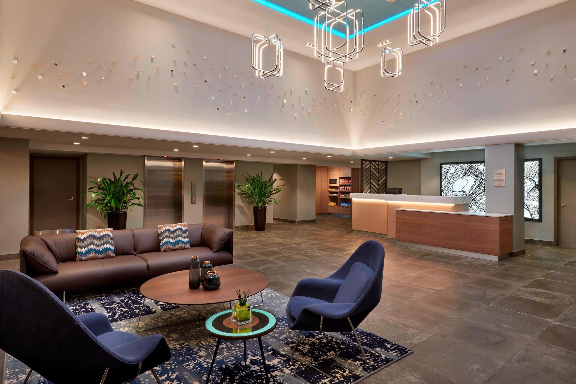 Vista Lobby Fairfield by Marriott Montreal Downtown