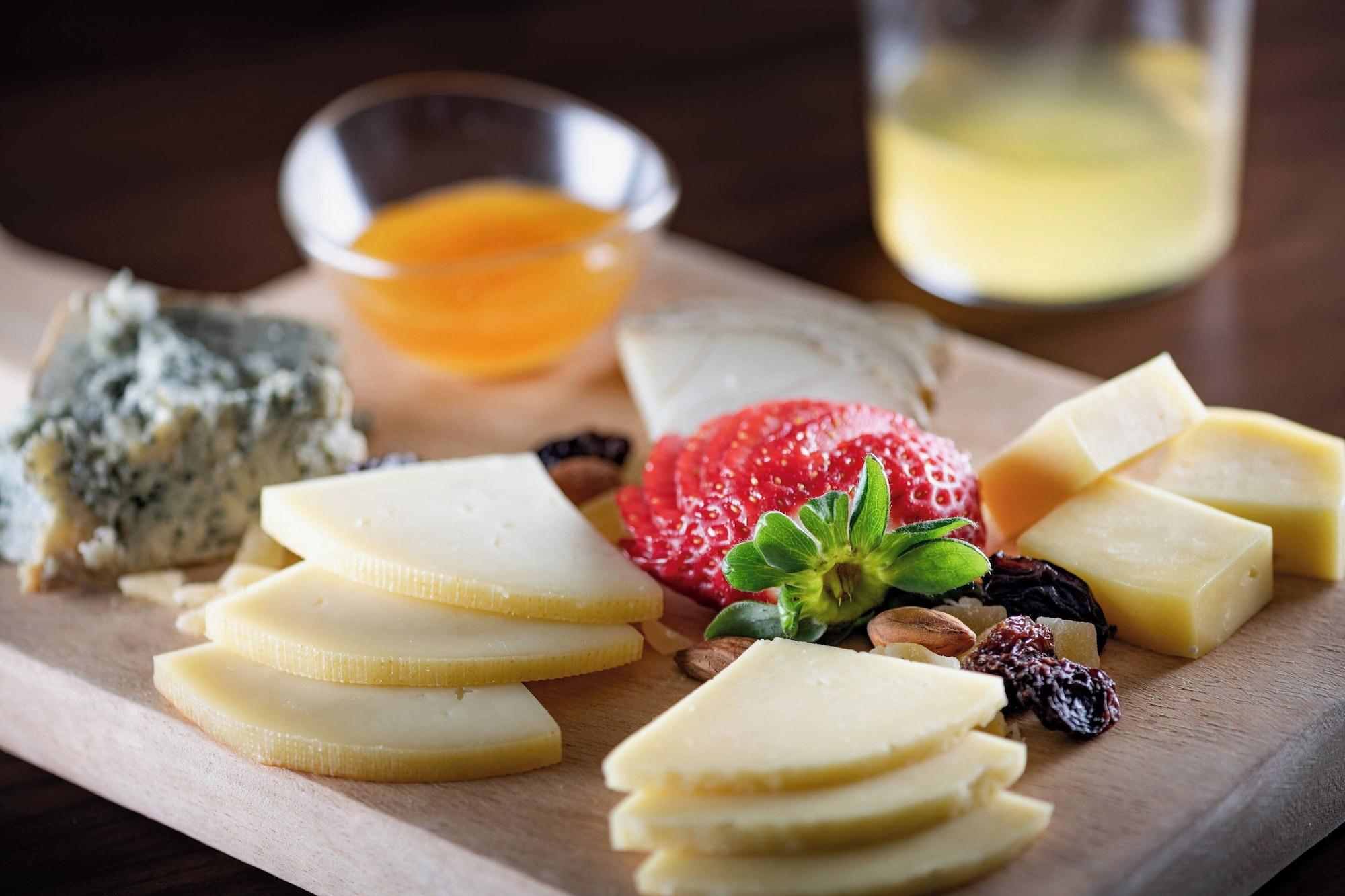 Bar/Salón AC Hotel Oviedo Fórum by Marriott