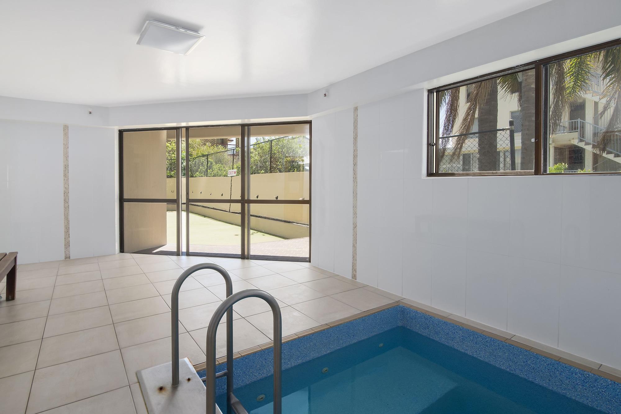 Spa Burleigh Esplanade Apartments