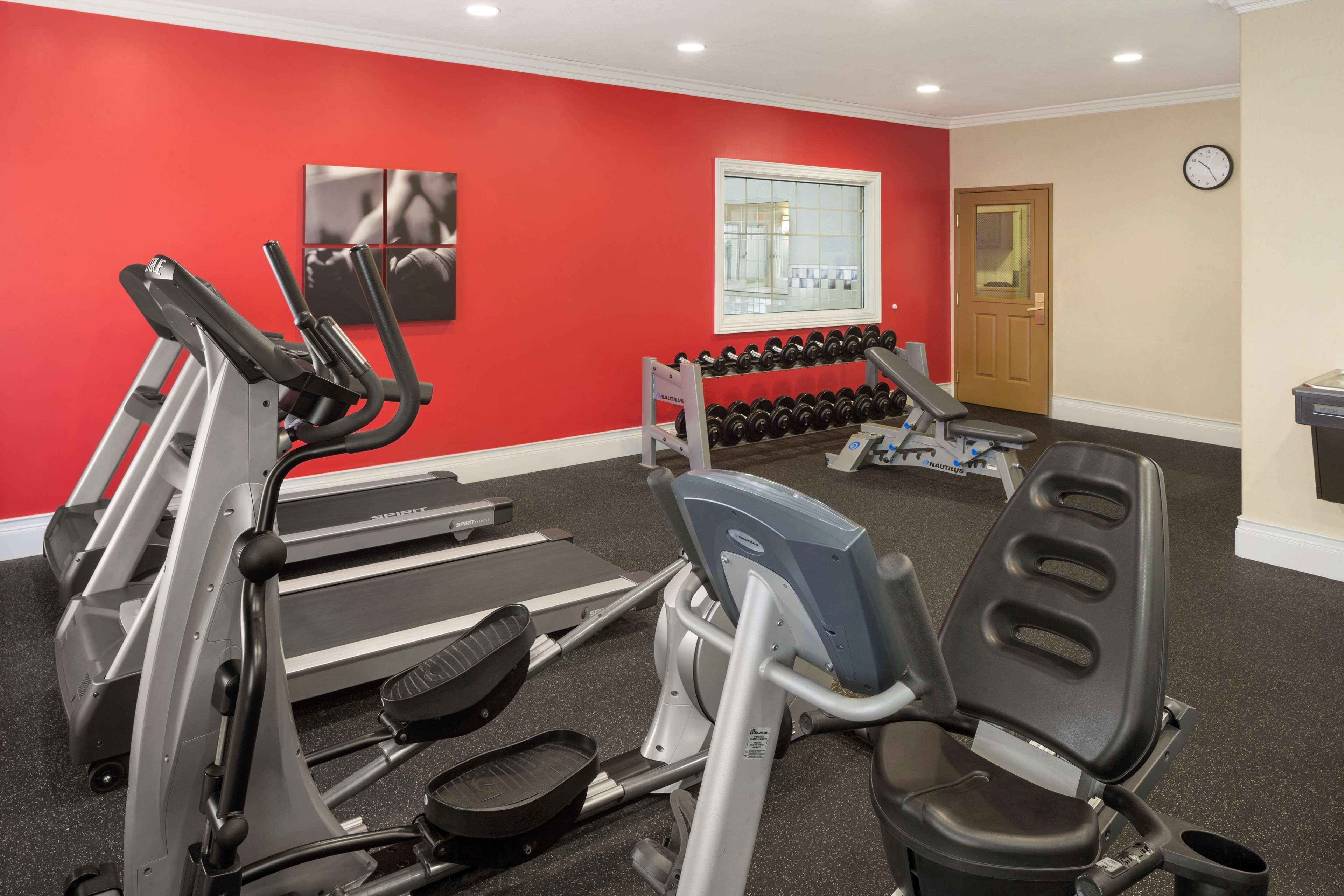 Instalaciones Recreativas Country Inn & Suites by Radisson, Bloomington-Normal Airport, IL