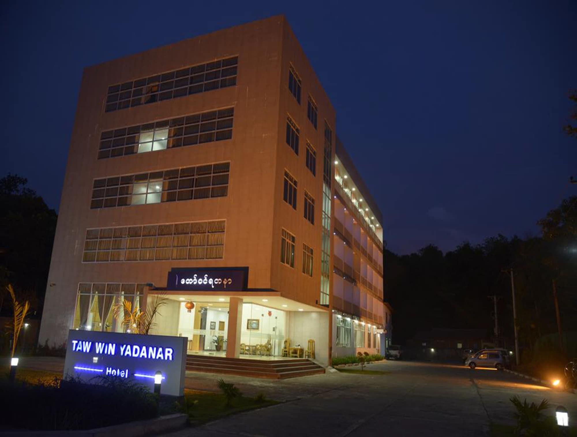 Varios Taw Win Yadanar Hotel