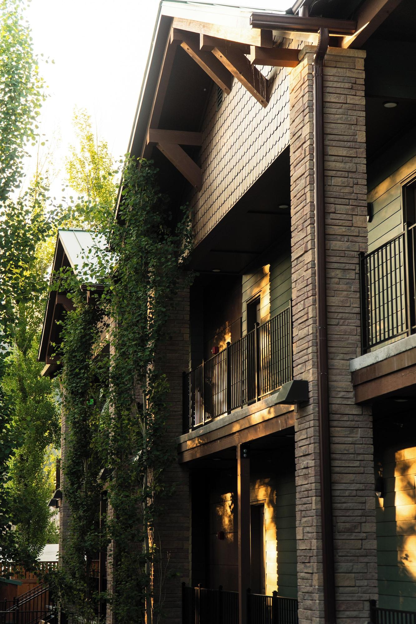 Vista Exterior Huff House Inn and Cabins