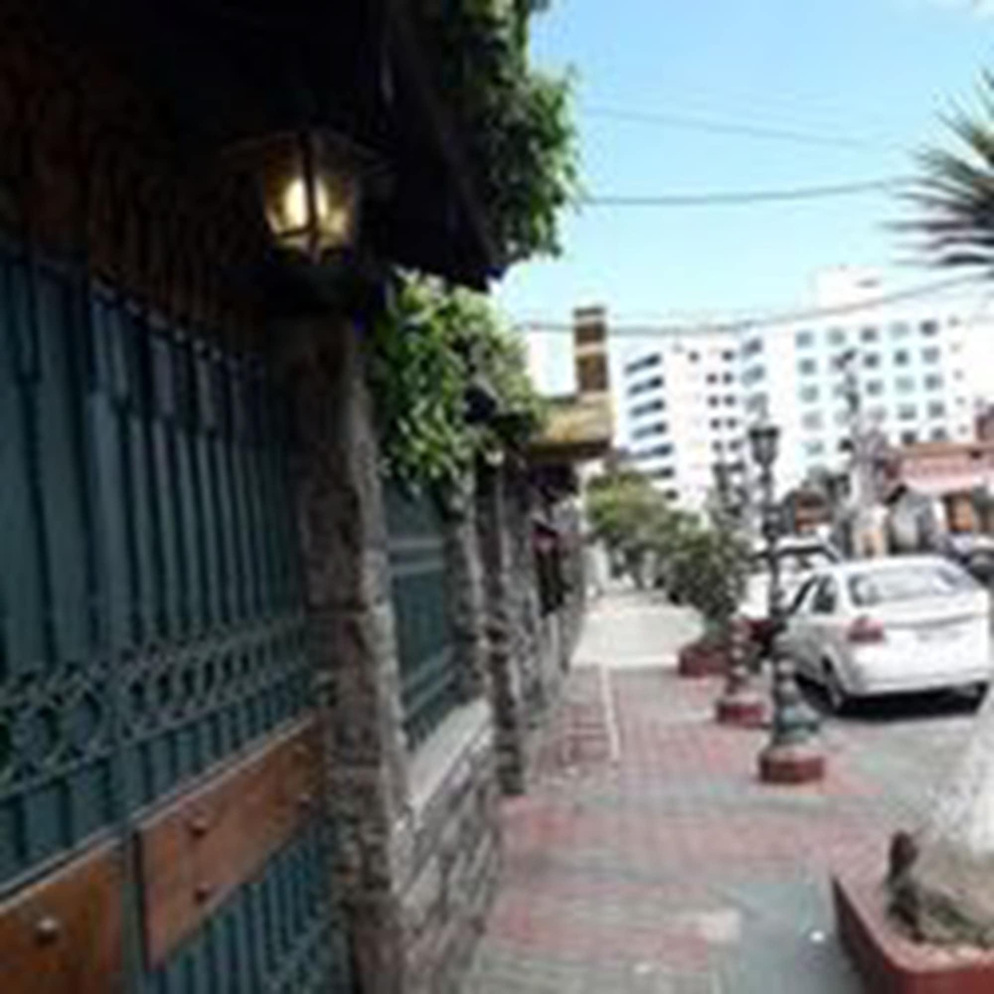 Vista Exterior Hotel NASS Sol de Quito