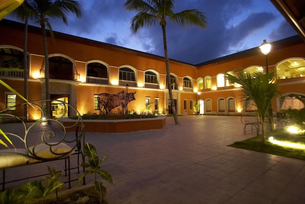 Vista Exterior Majestic Elegance Punta Cana - Luxury All Inclusive